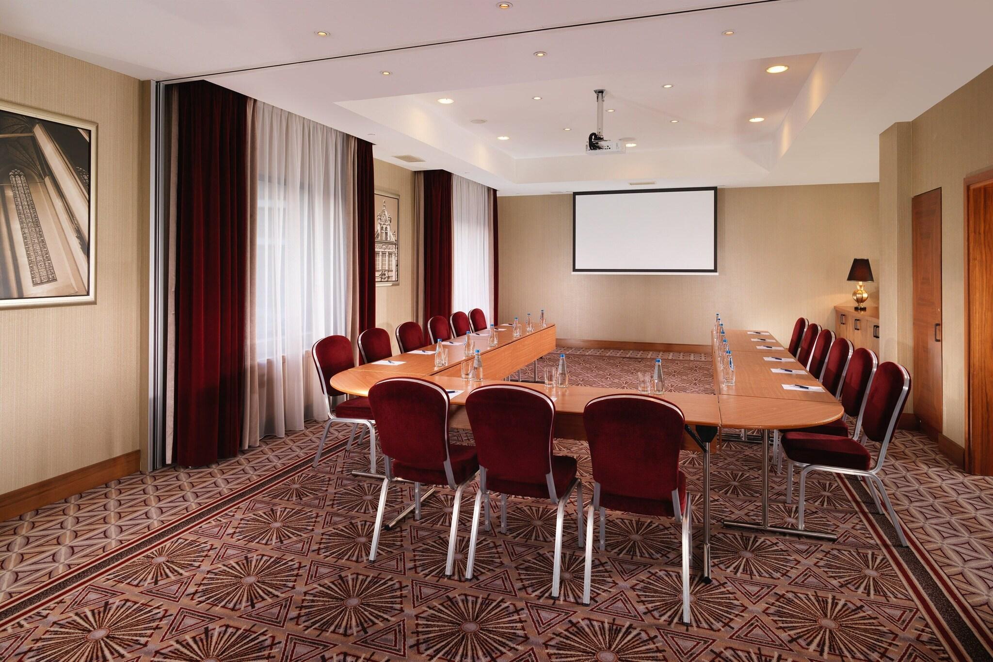 Sheraton Grand Krakow - фото