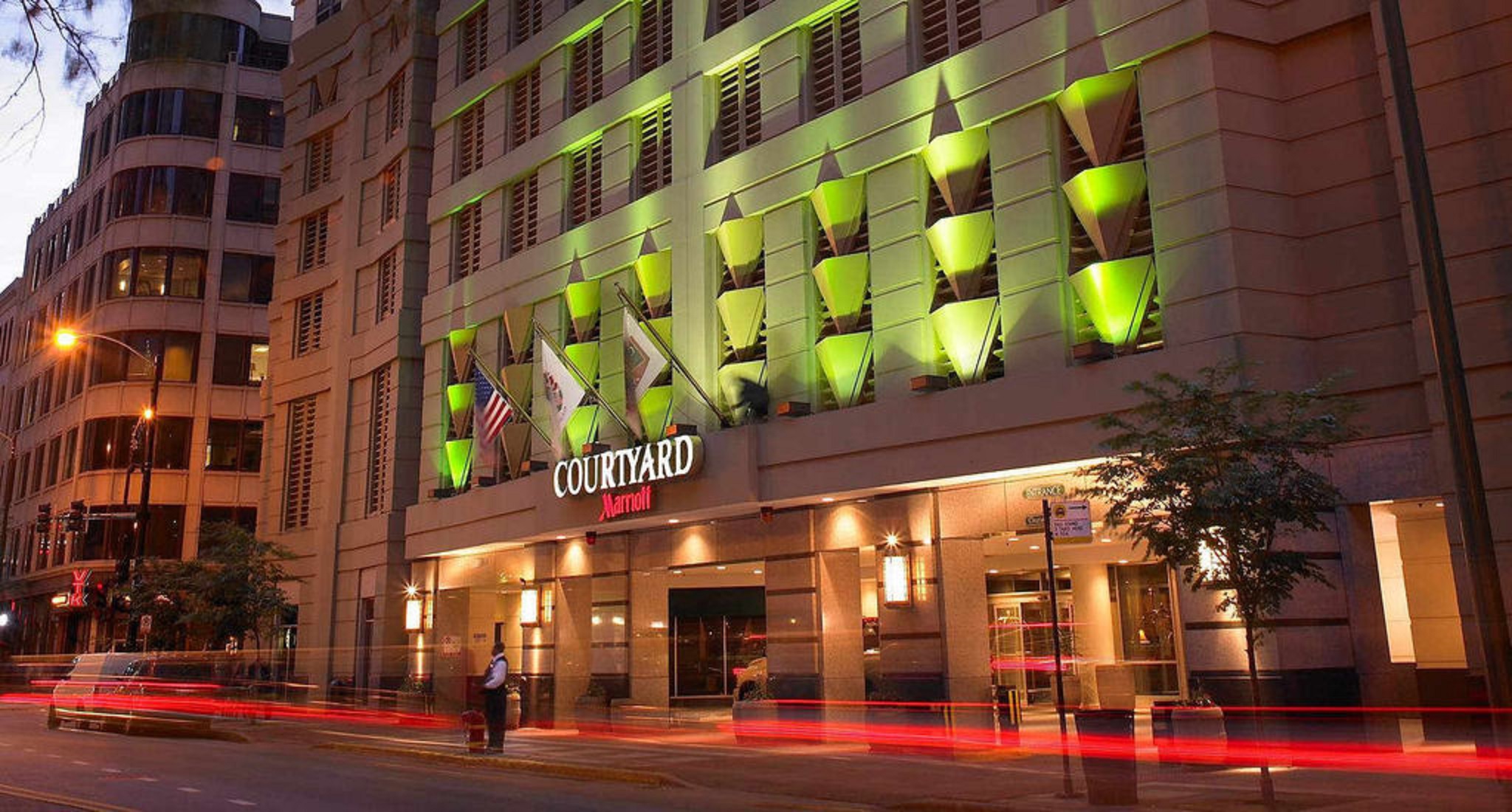 Courtyard by Marriott Chicago Downtown/River North image