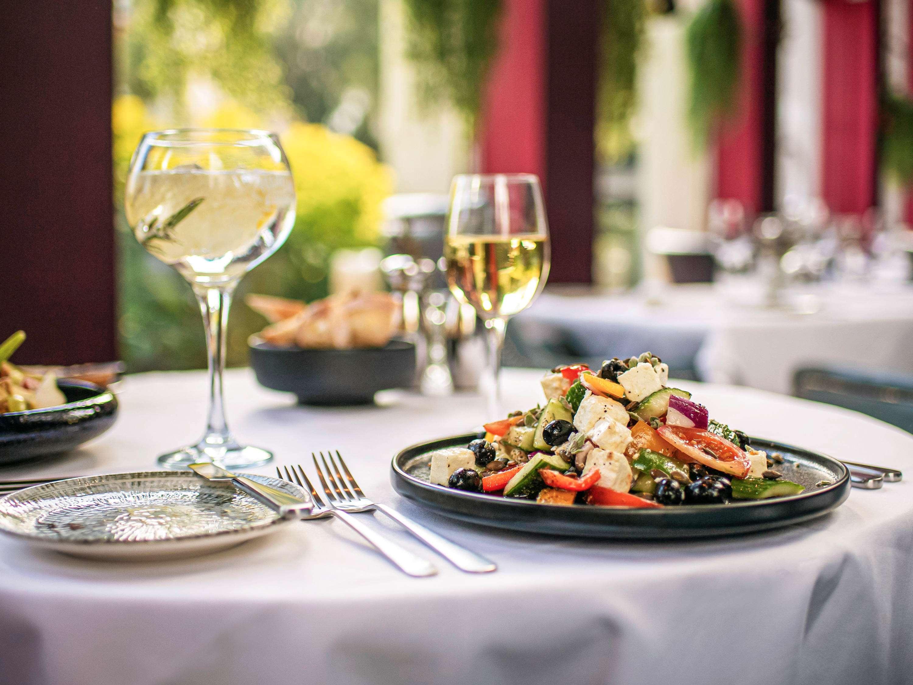 Queens Hotel Cheltenham by null