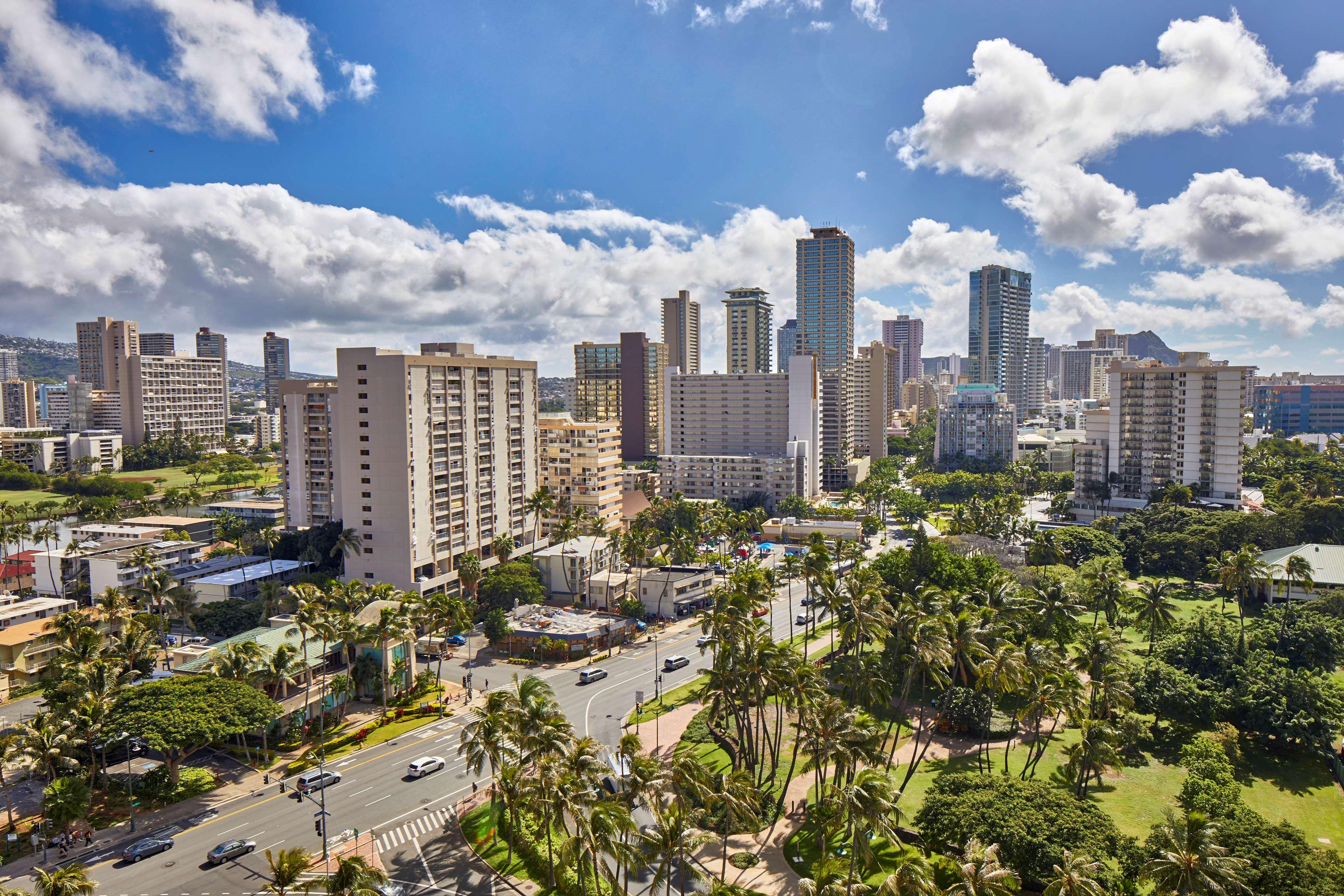Doubletree By Hilton Alana - Waikiki Beach