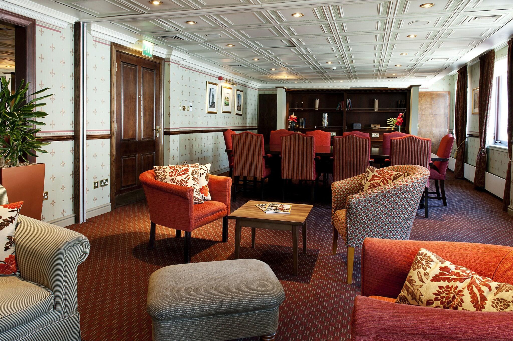 Carlton George Hotel by null