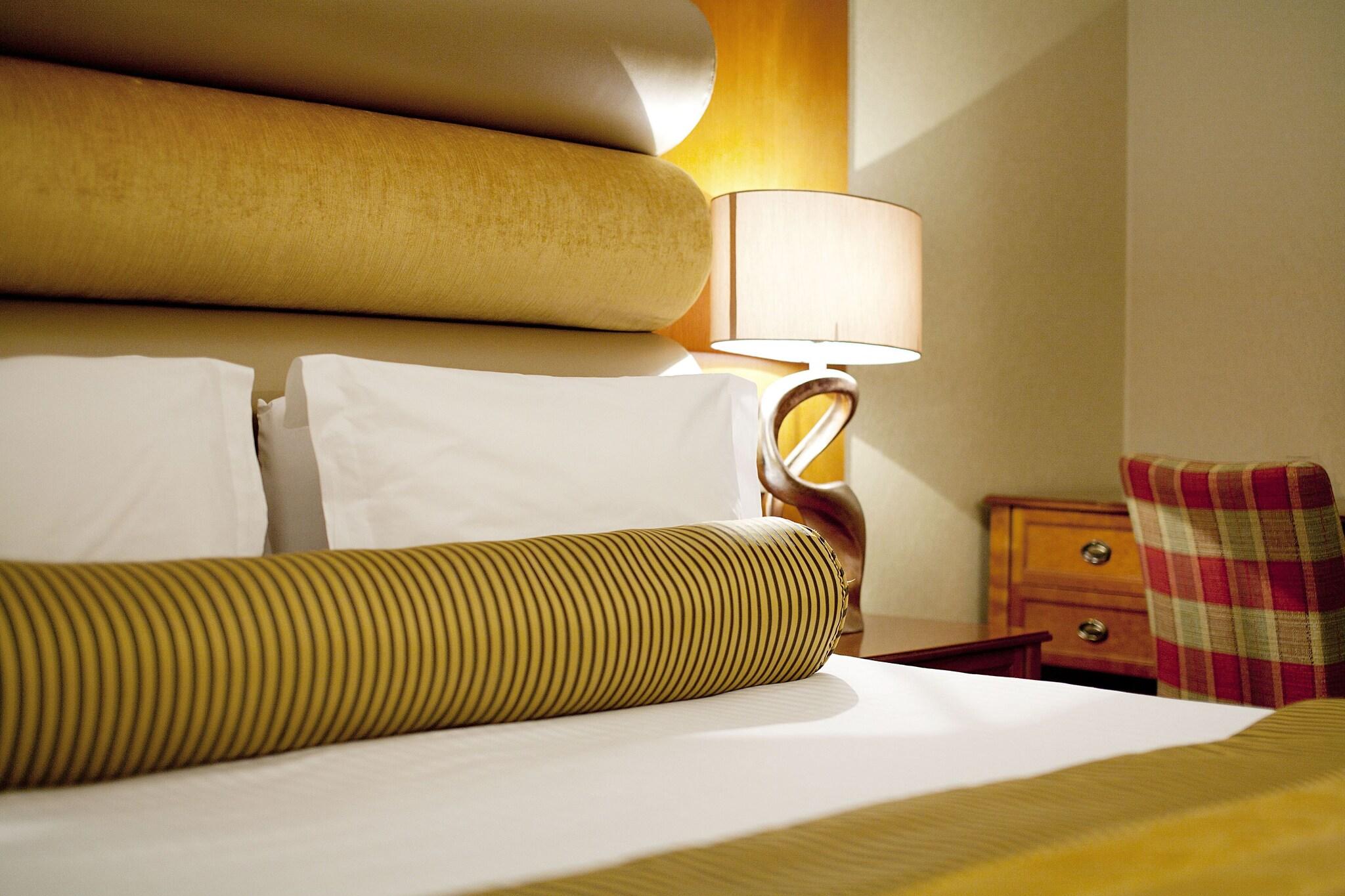 Carlton George Hotel by null