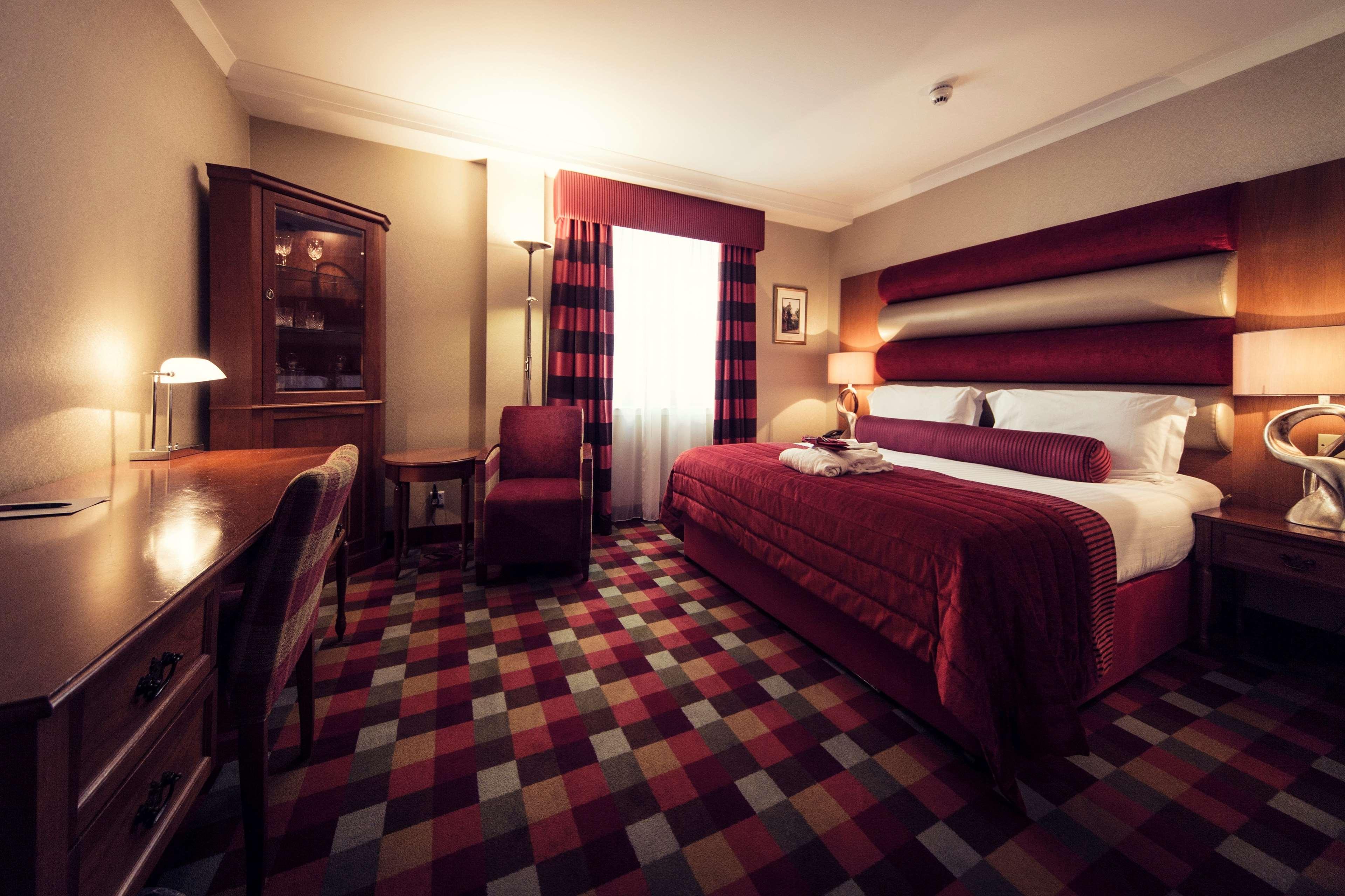 Carlton George Hotel by null