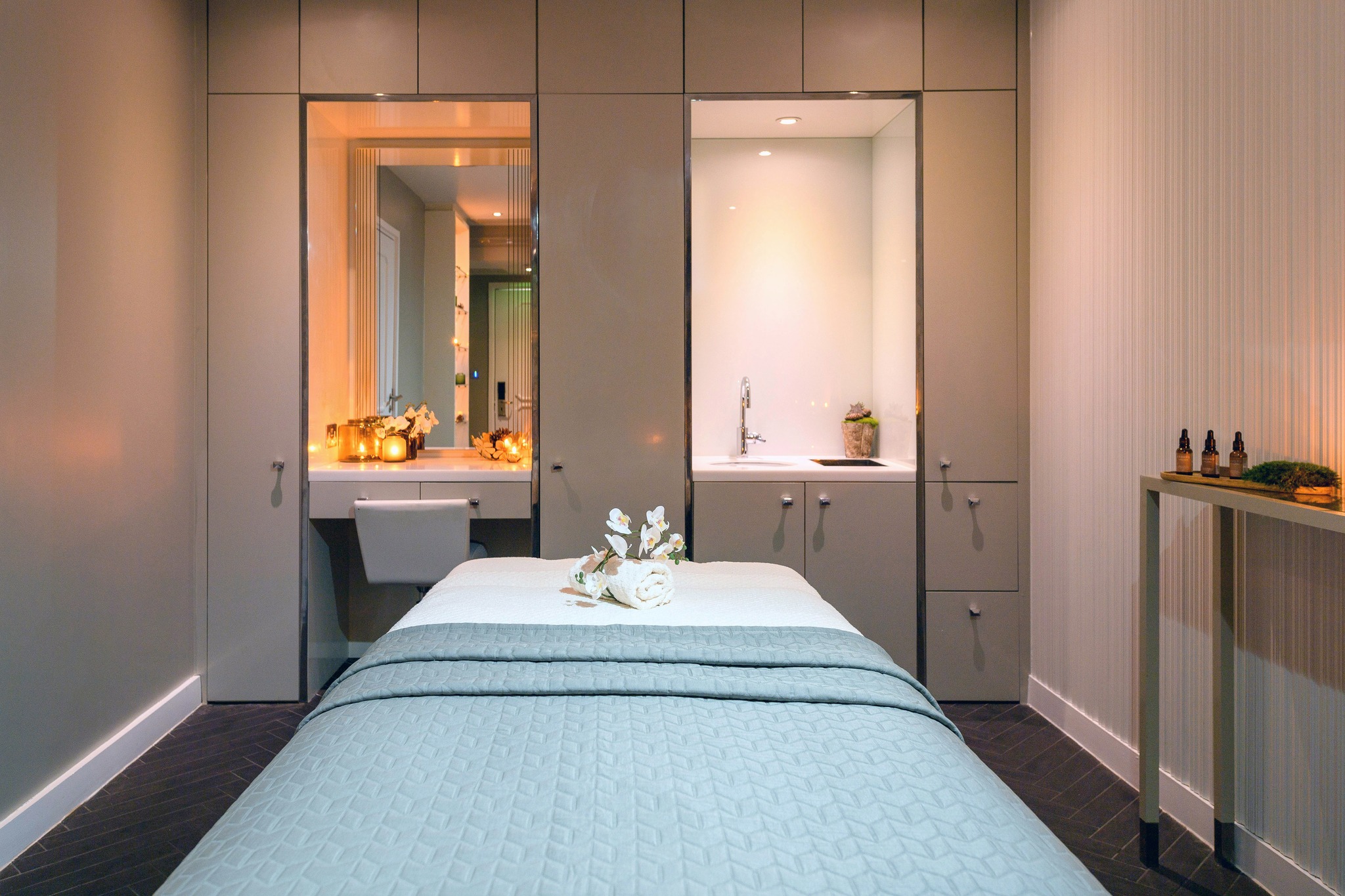 The Caledonian Edinburgh, Curio Collection by Hilton by null