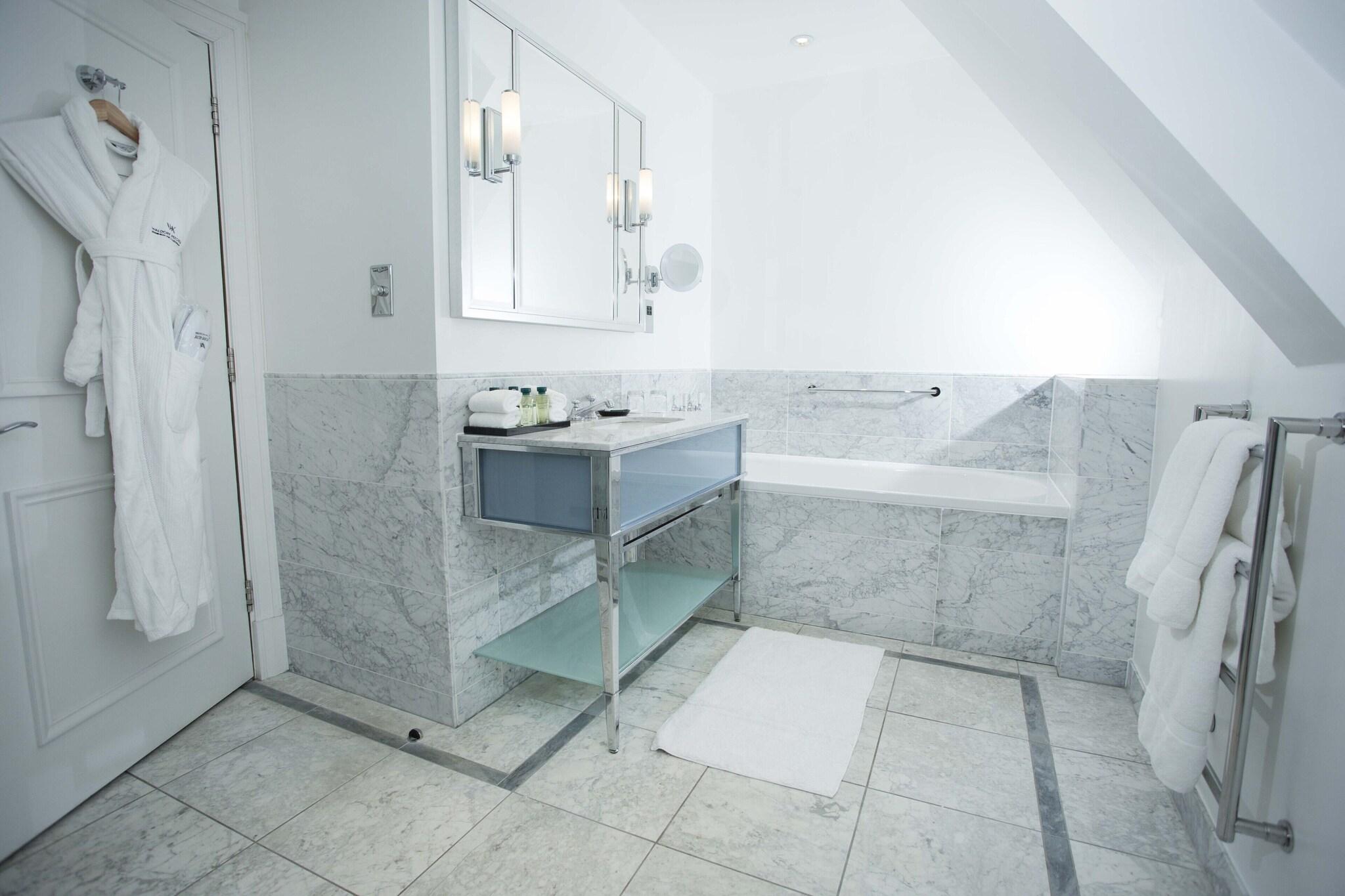 The Caledonian Edinburgh, Curio Collection by Hilton by null