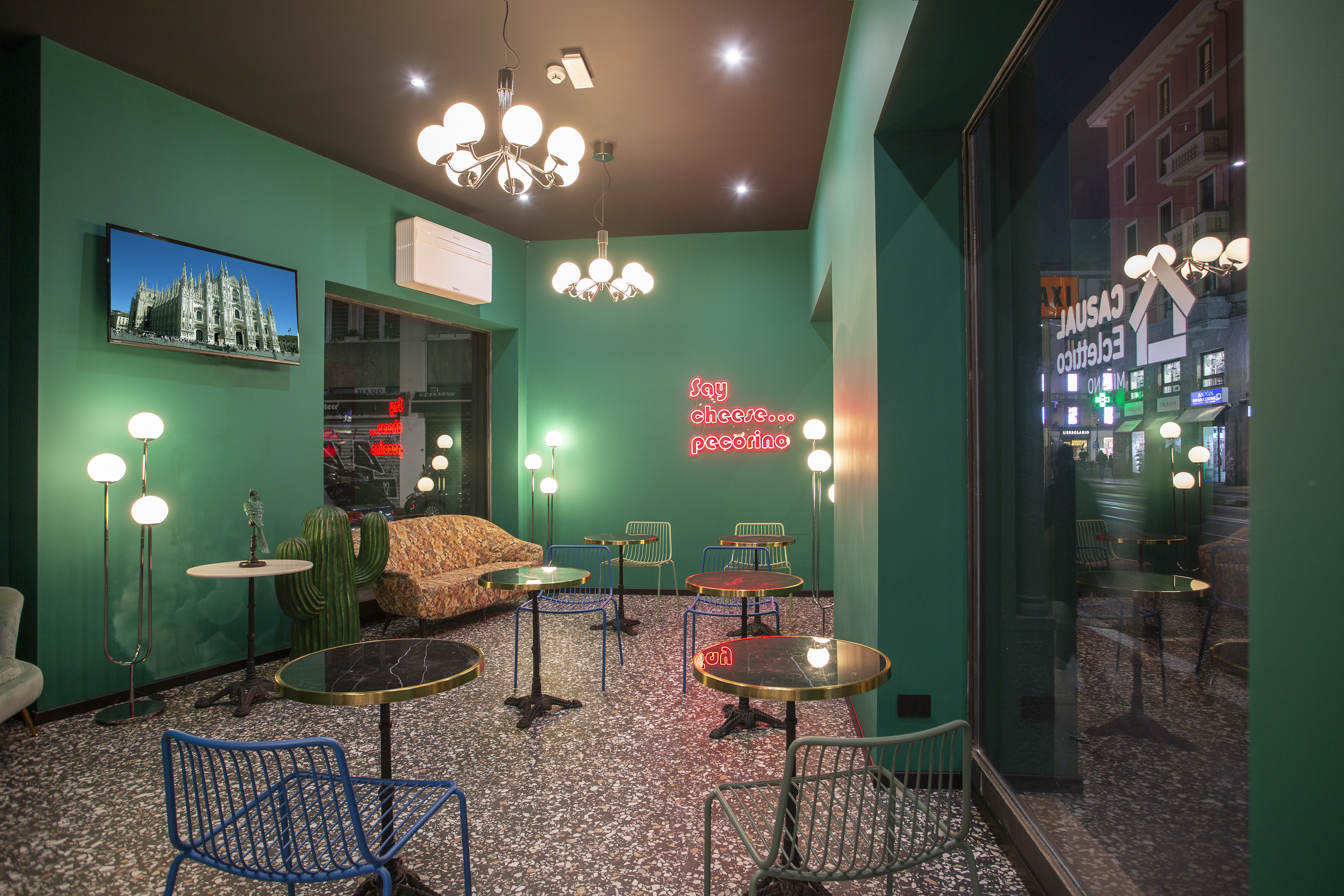 CASUAL ECLETTICO MILANO - photo