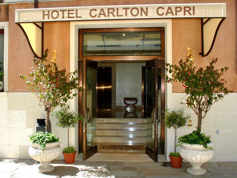Gallery image of Carlton Capri