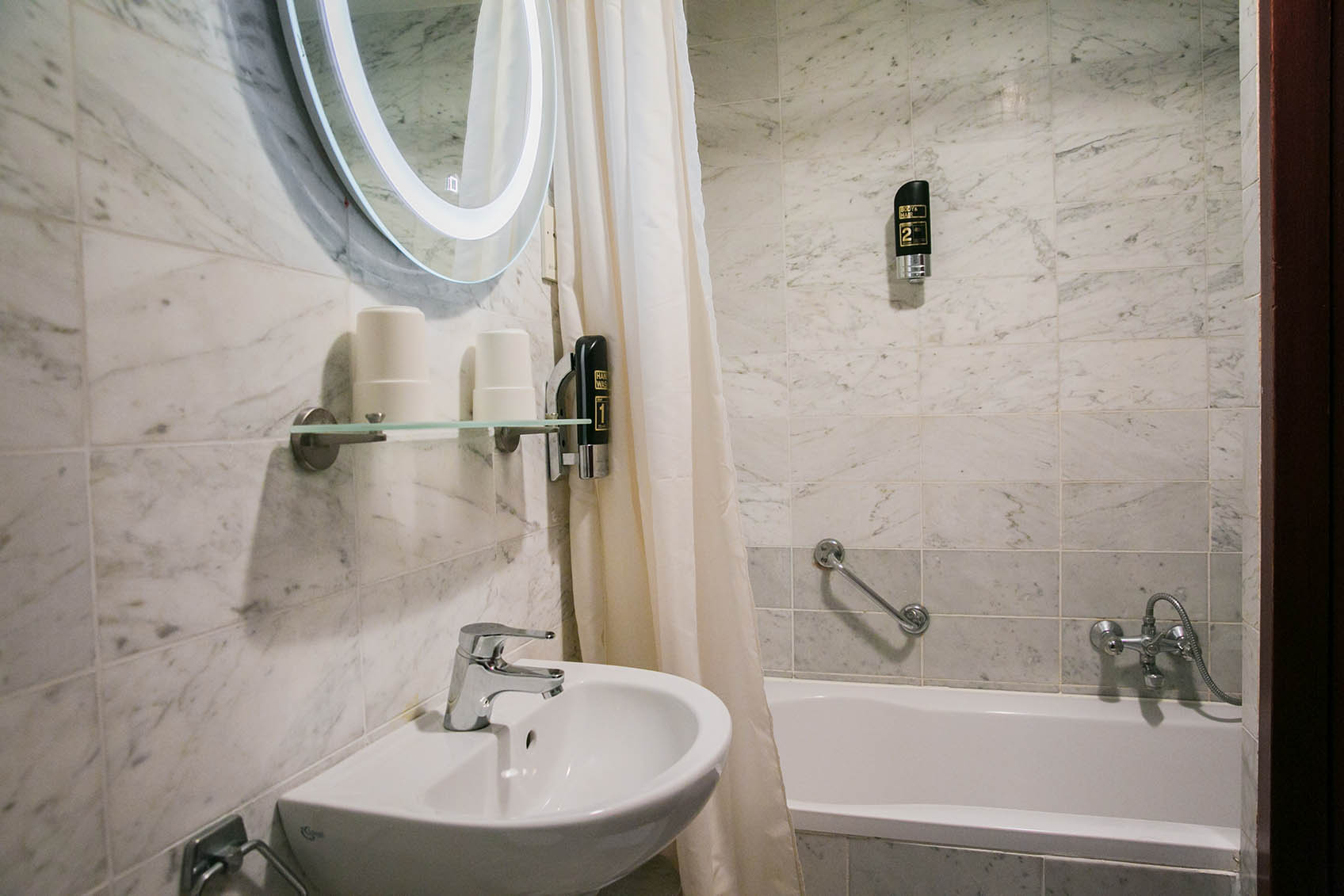 Hotel Atlanta by null