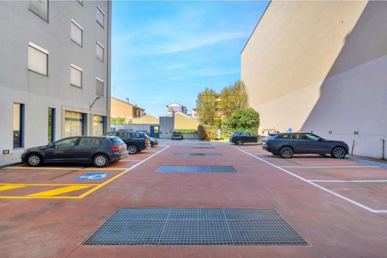 B&B Hotel Milano La Spezia - photo