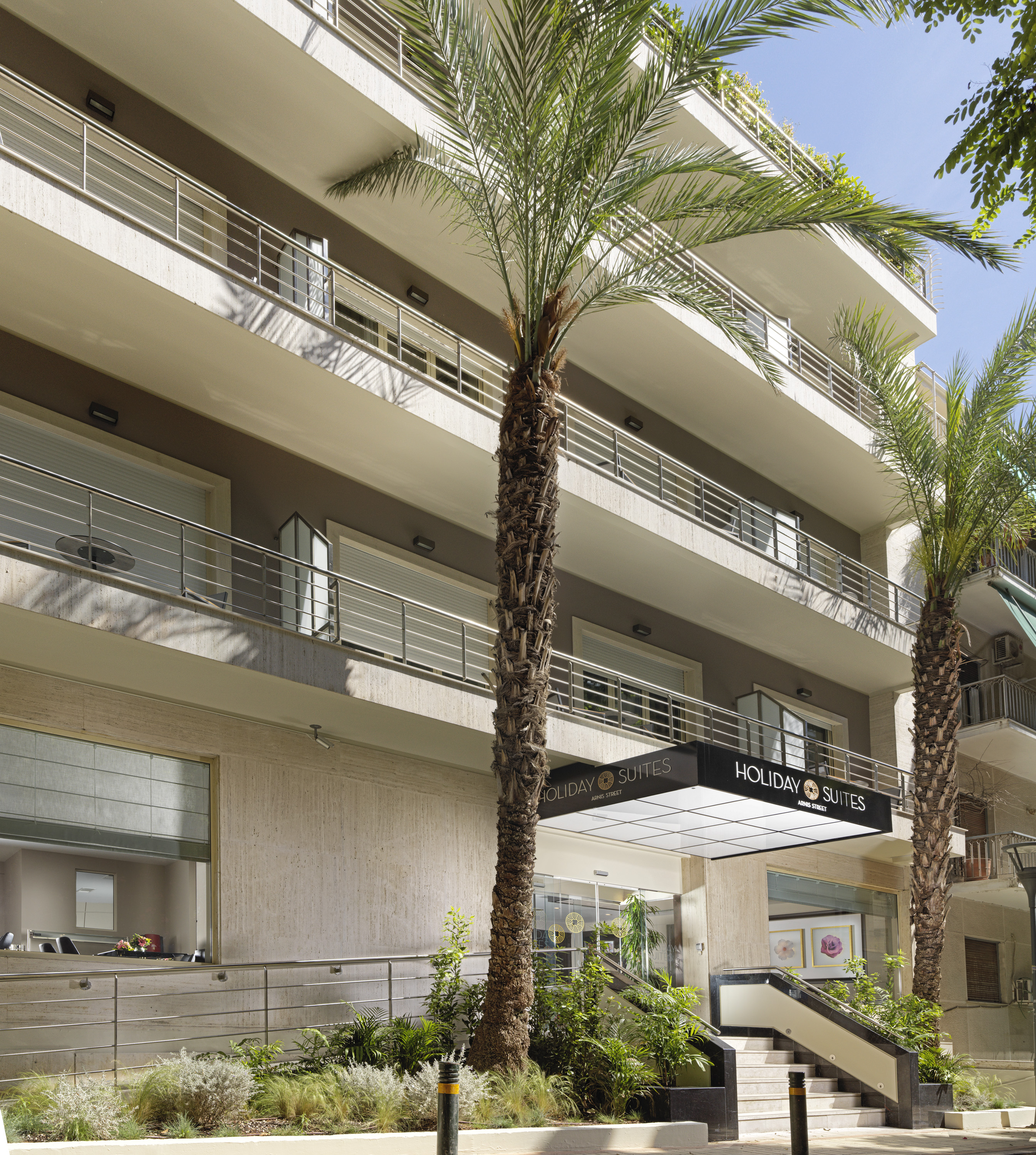 Holiday Suites - photo