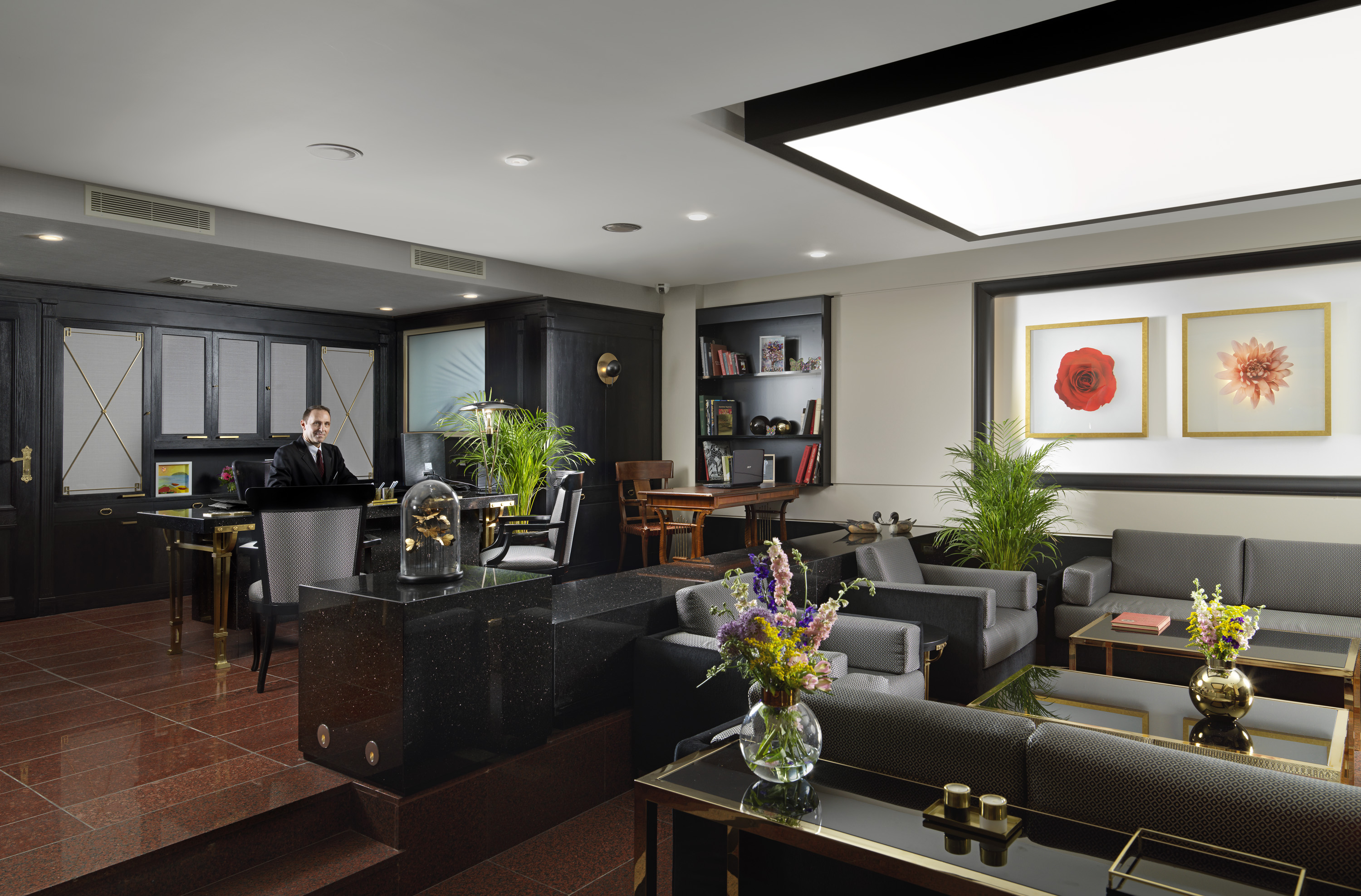 Holiday Suites - photo