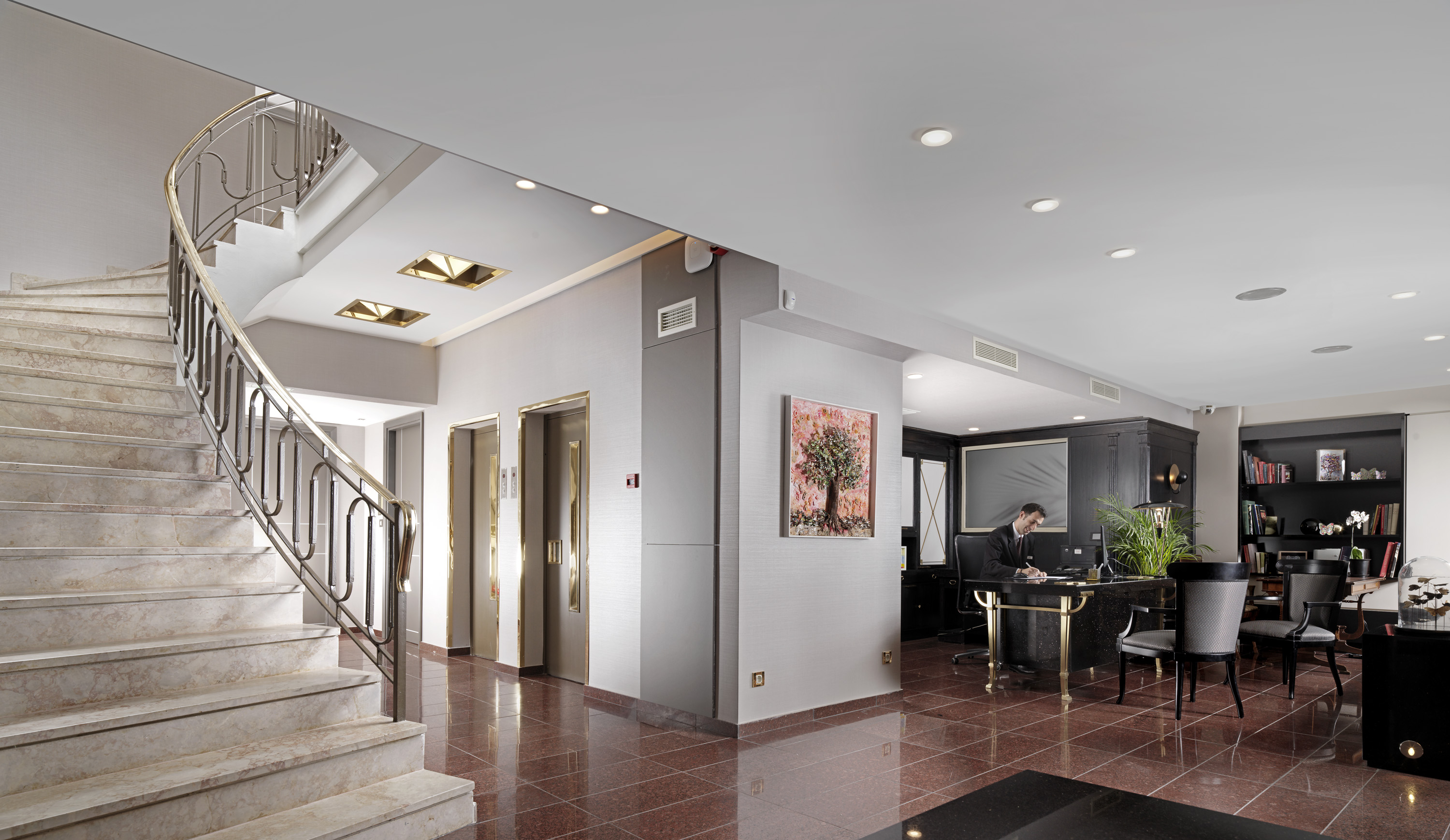 Holiday Suites - photo