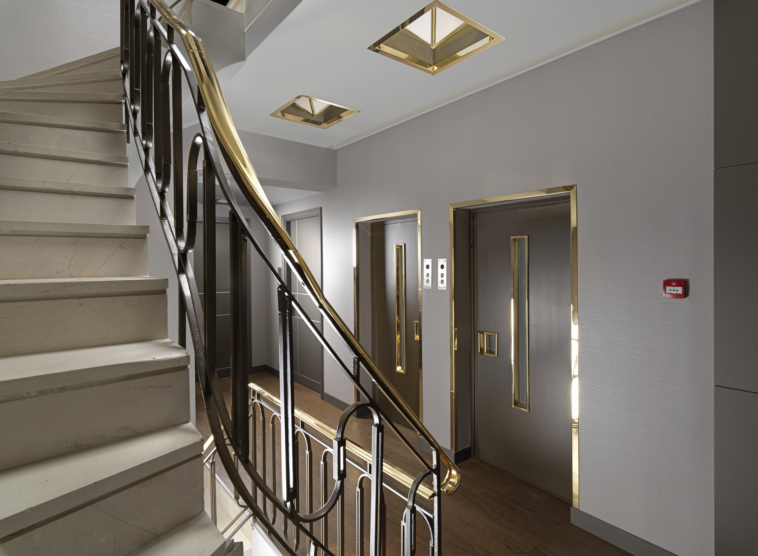 Holiday Suites - photo