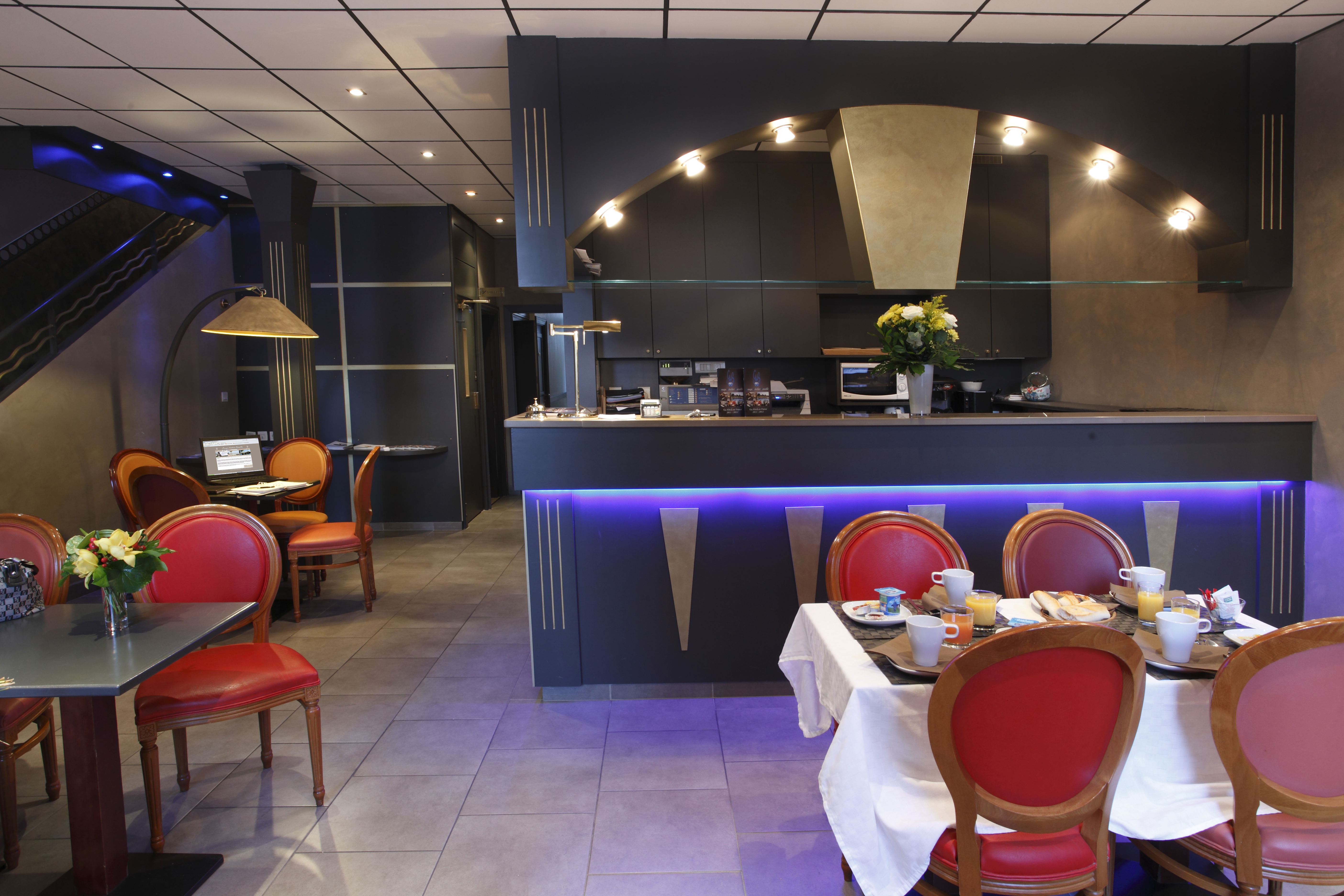 HÔTEL AMOI VIEUX PORT MARSEILLE