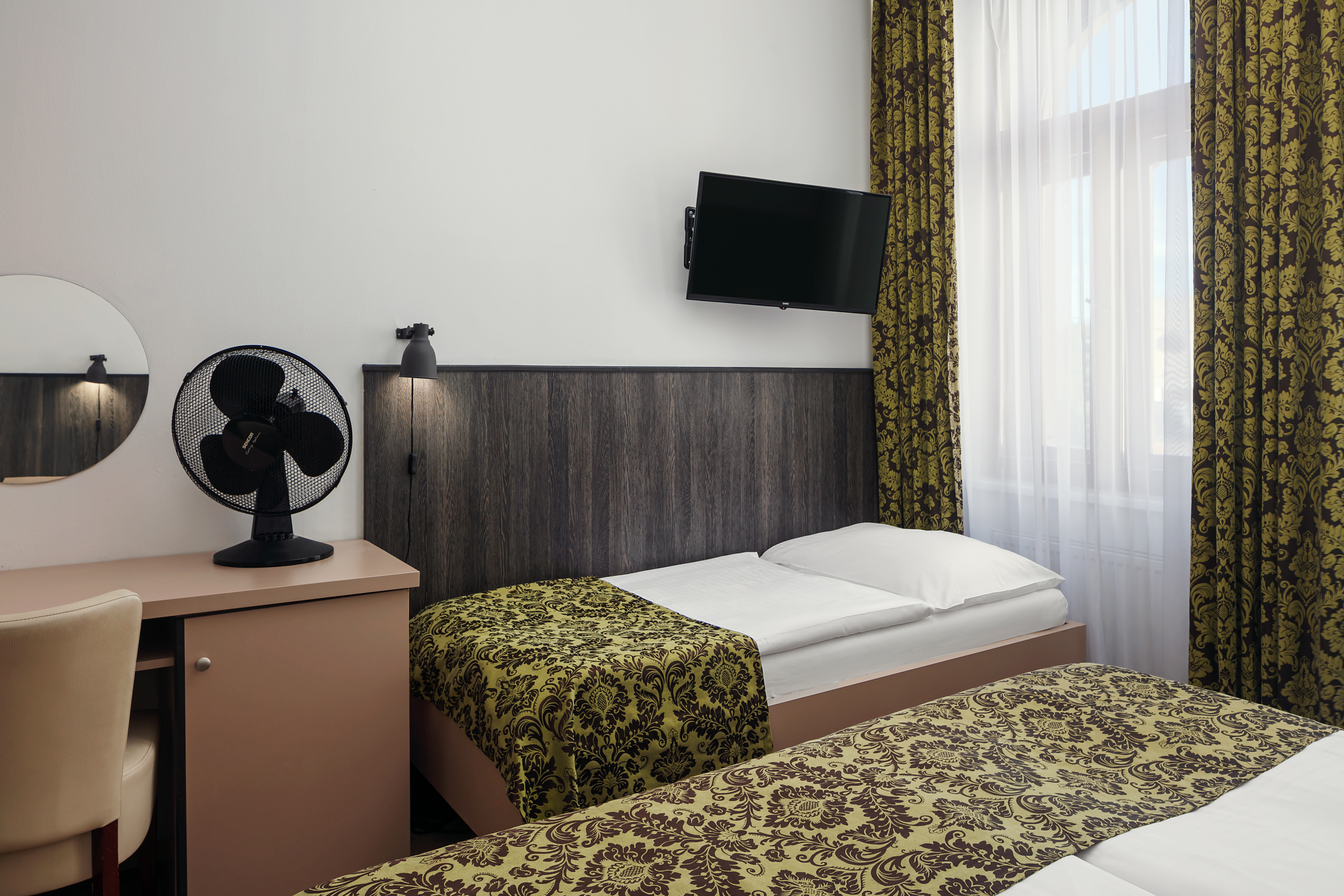 Superior Hotel