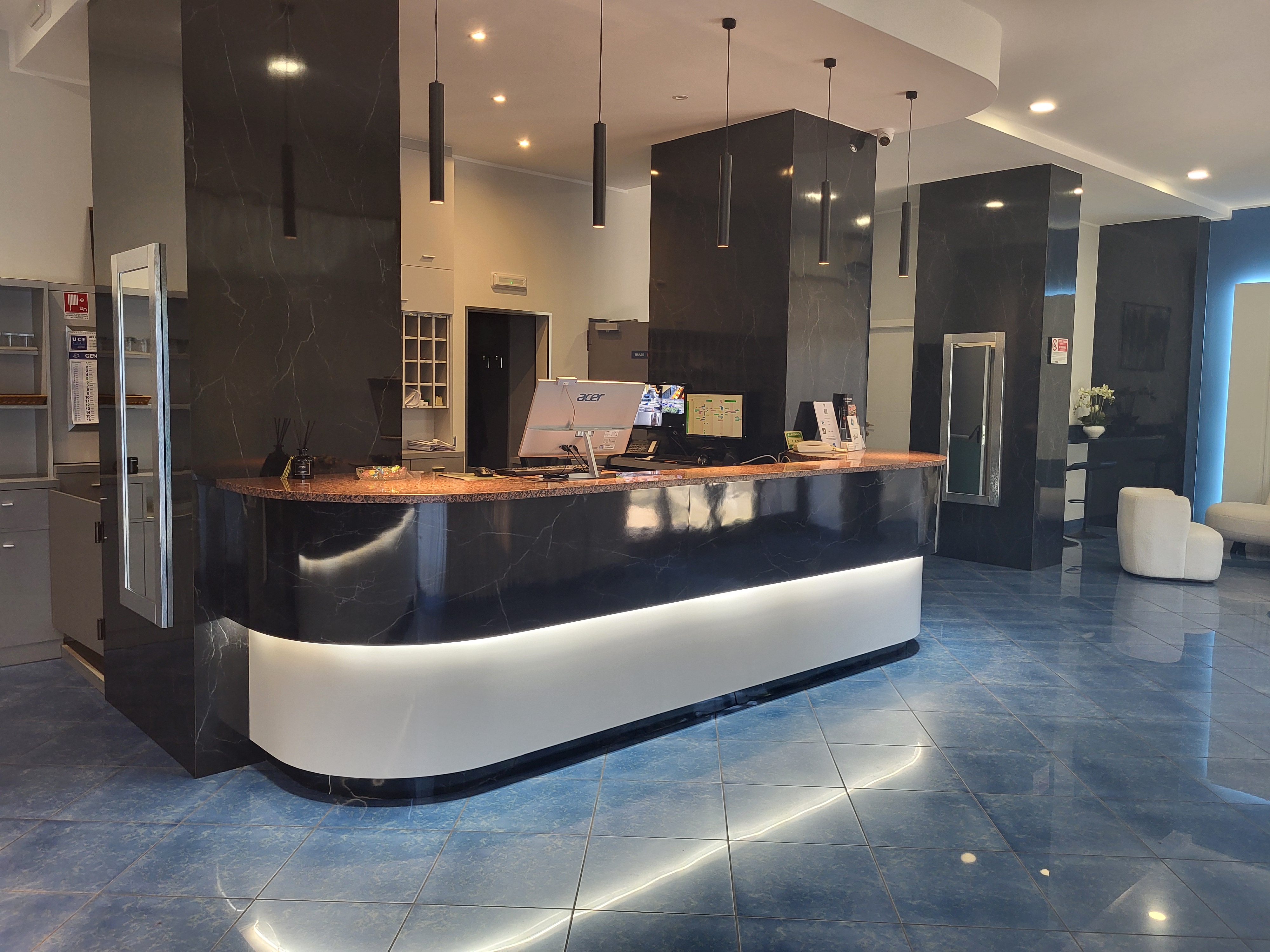 Hotel Dei Fiori - photo