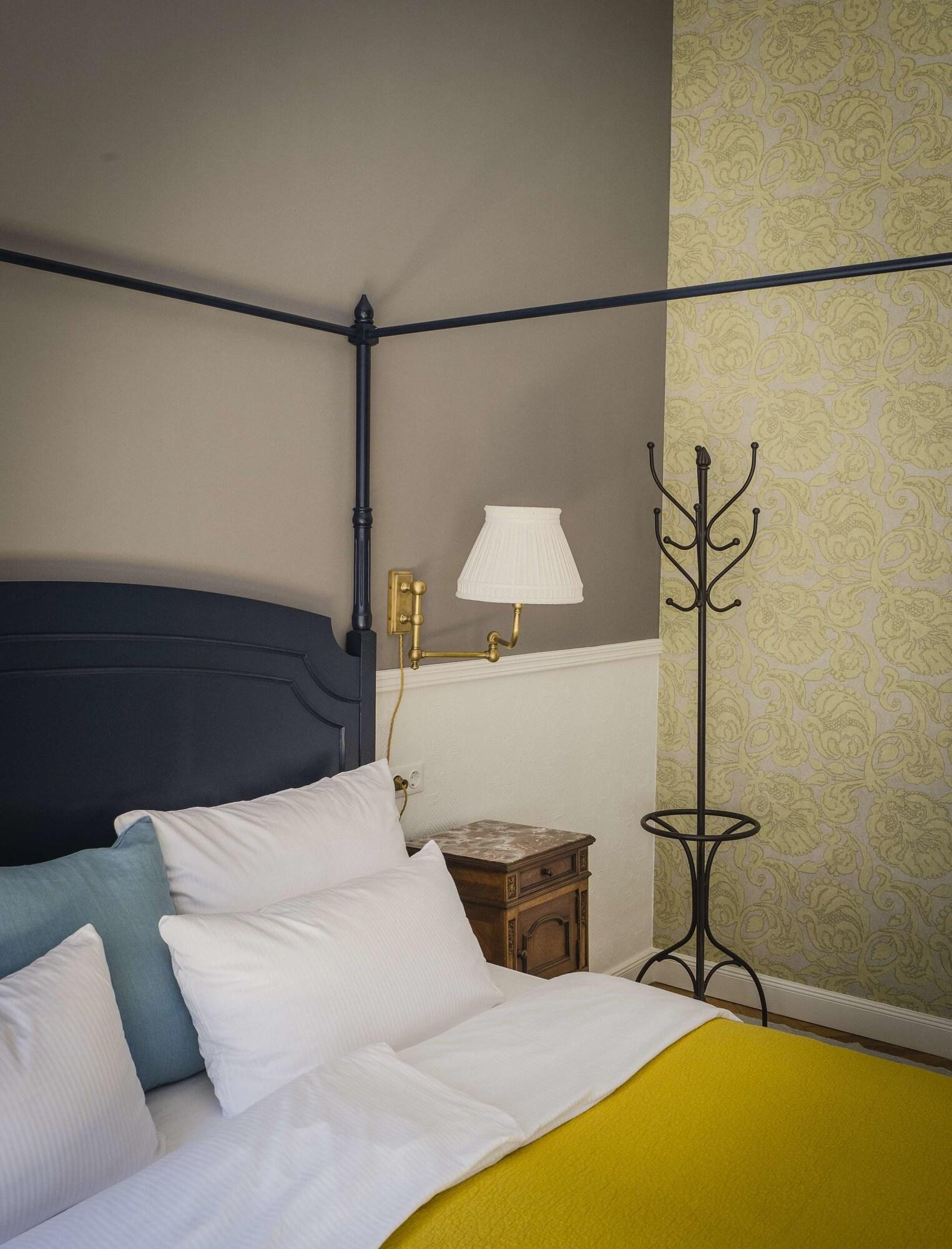 Hotel Henri by null