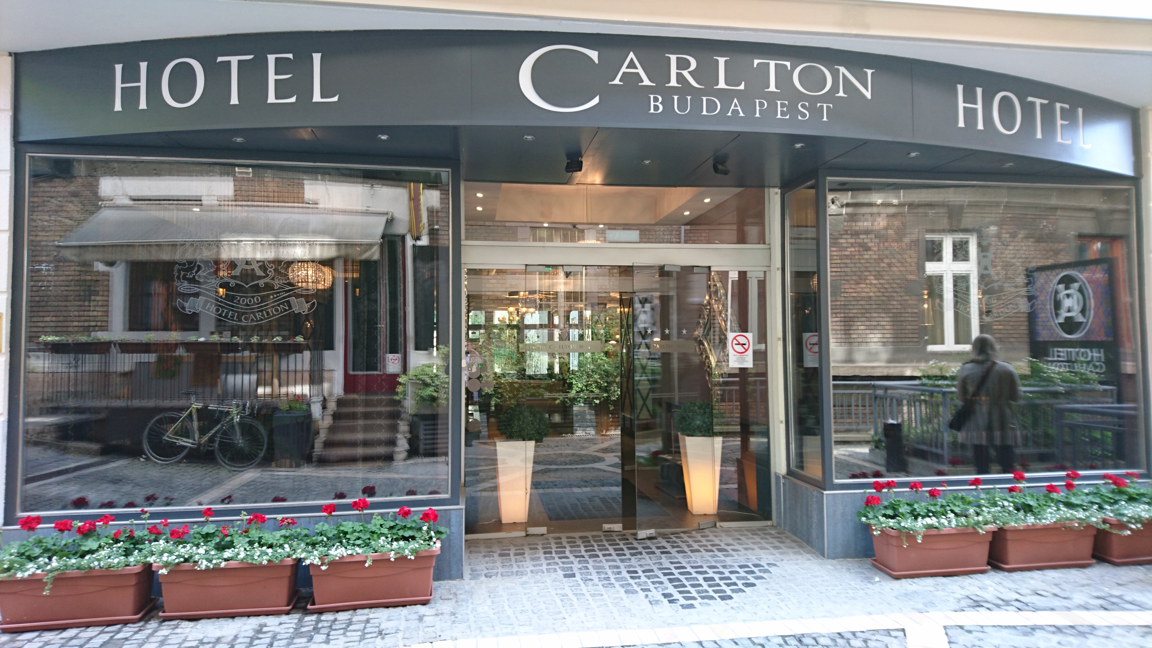 Exe Carlton Hotel Budapest image