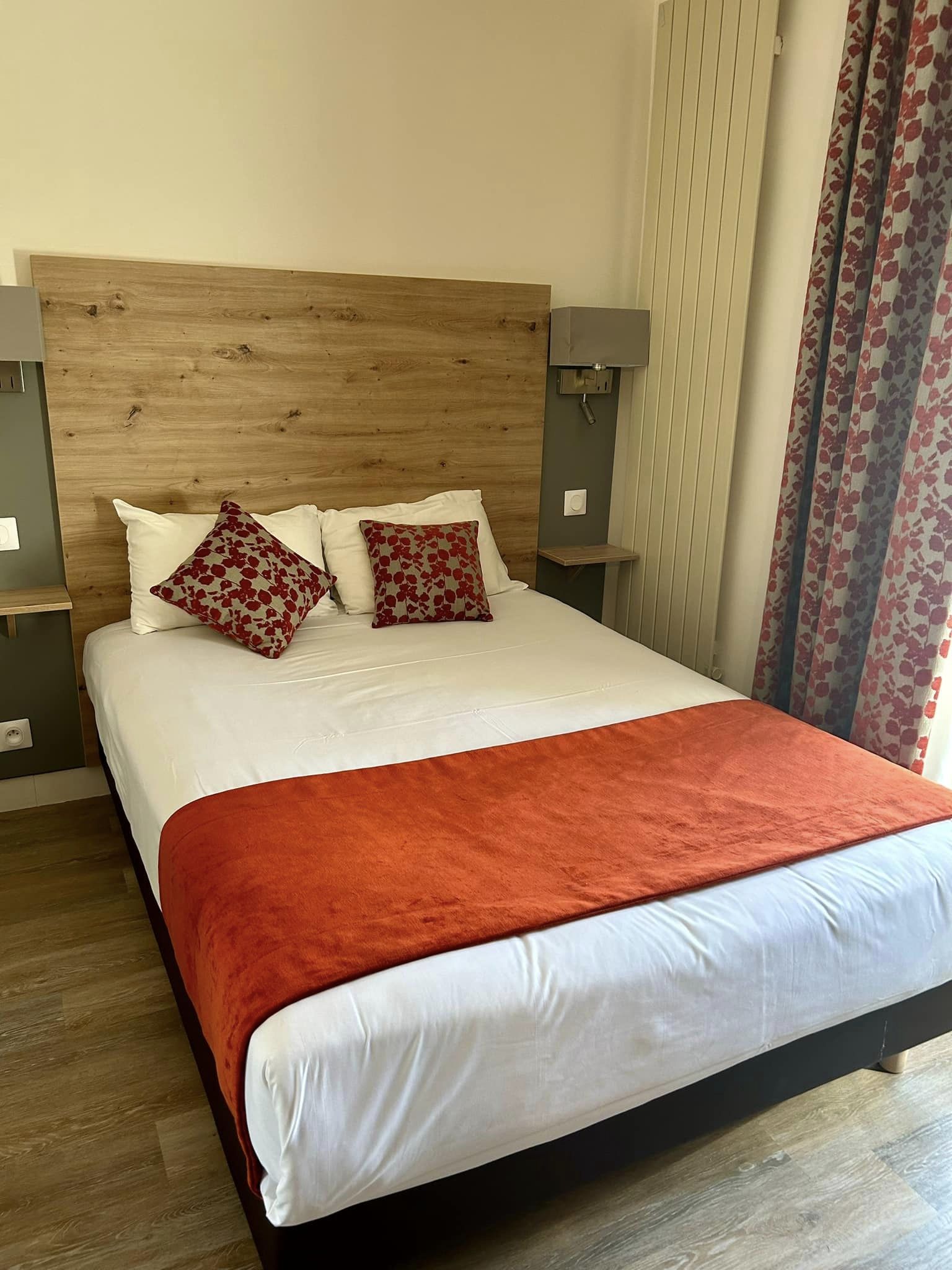 Derby Eiffel Hotel by null