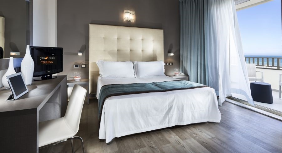 Yes Hotel Touring - attēls