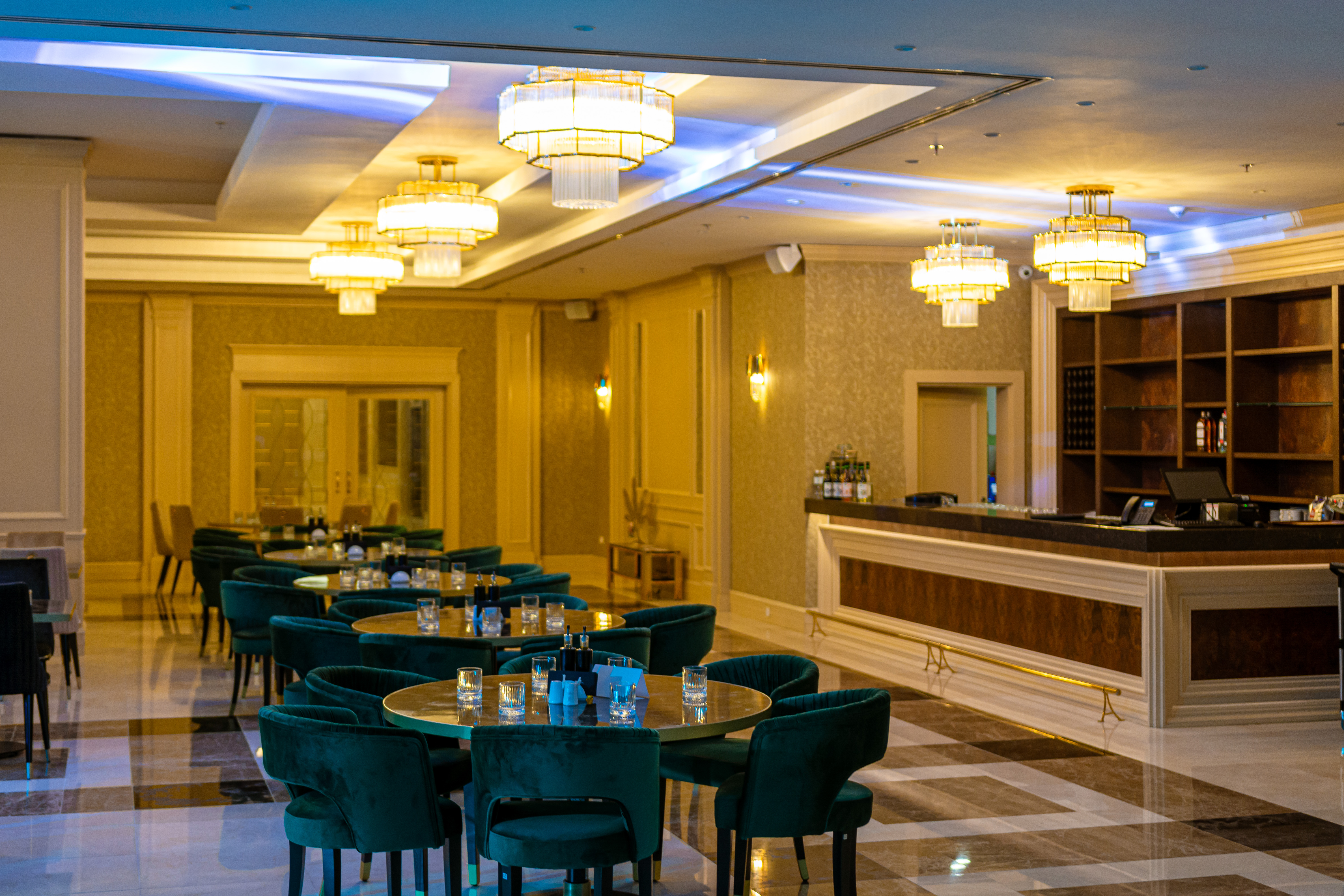 Astoria Grand Hotel