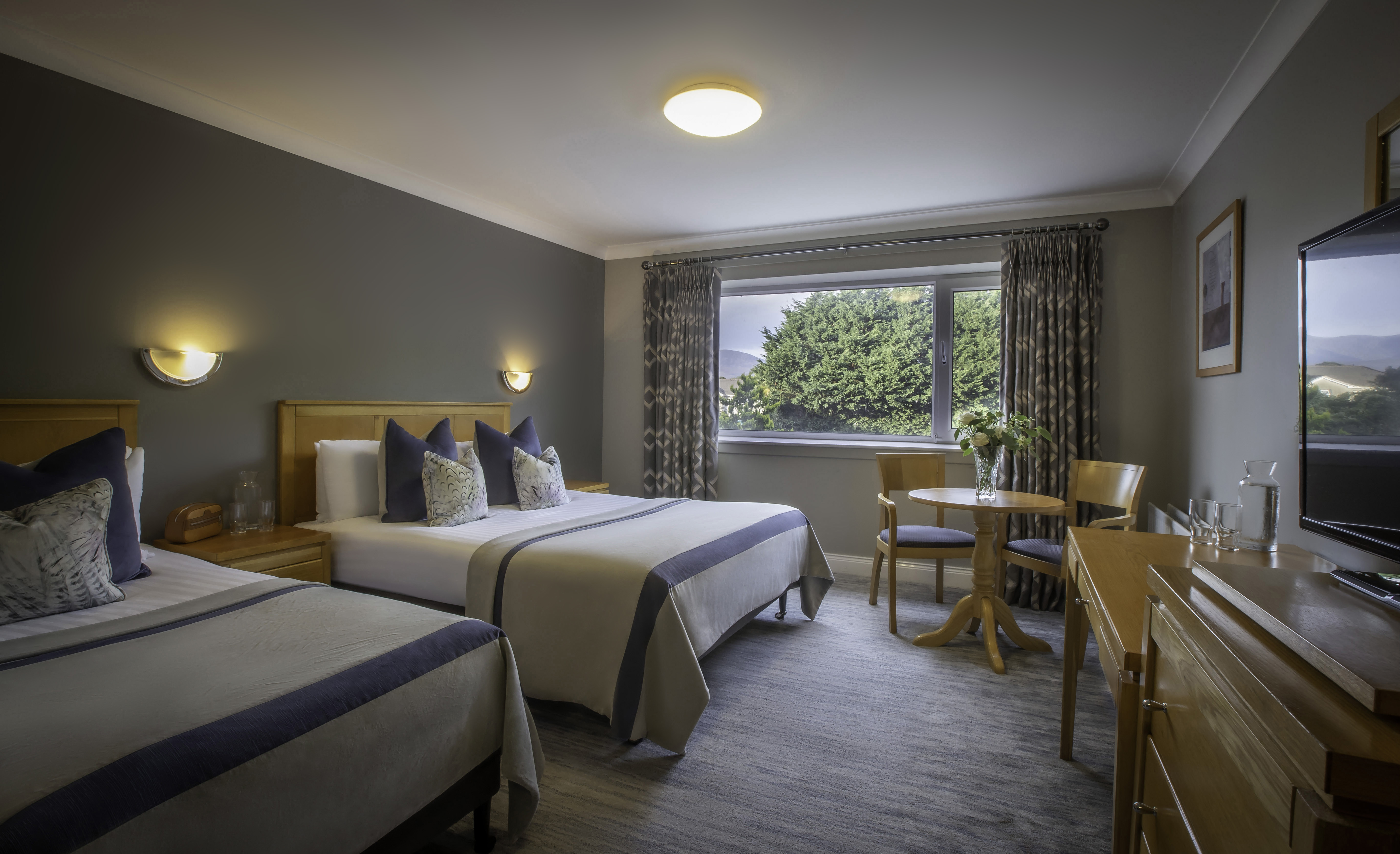 The Gleneagle Hotel & Apartments