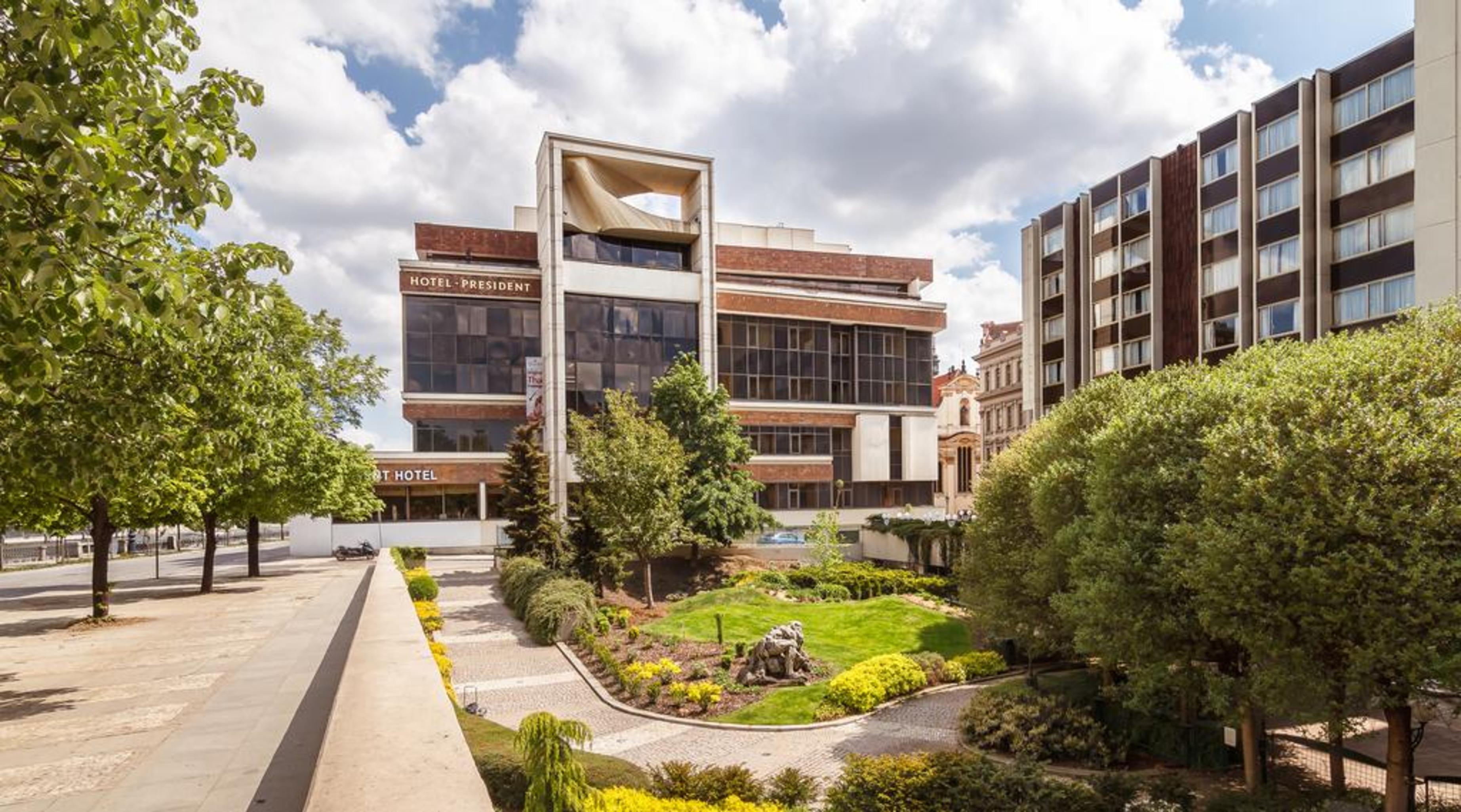 The President - photo