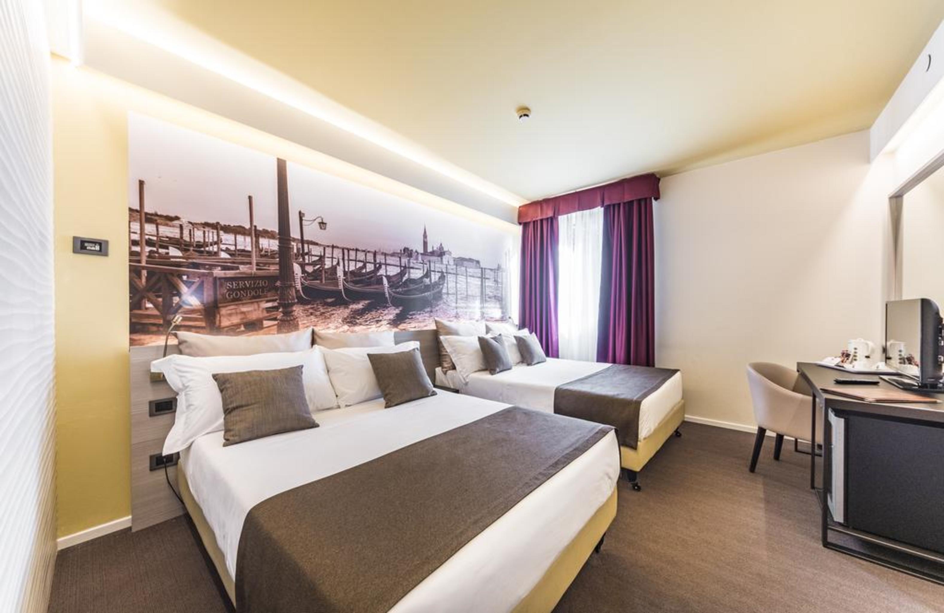 Antony Hotel Room Type - Family room - Superior