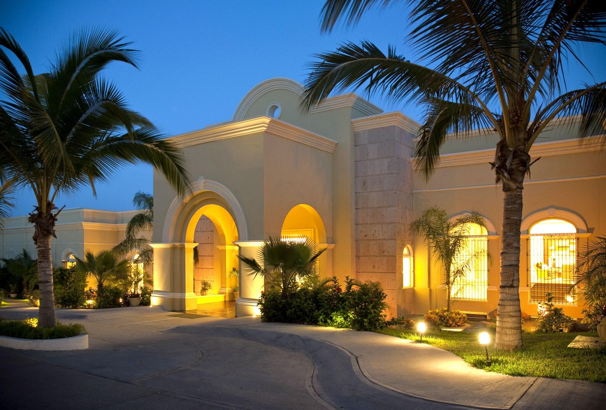 Pueblo Bonito Emerald Bay by null