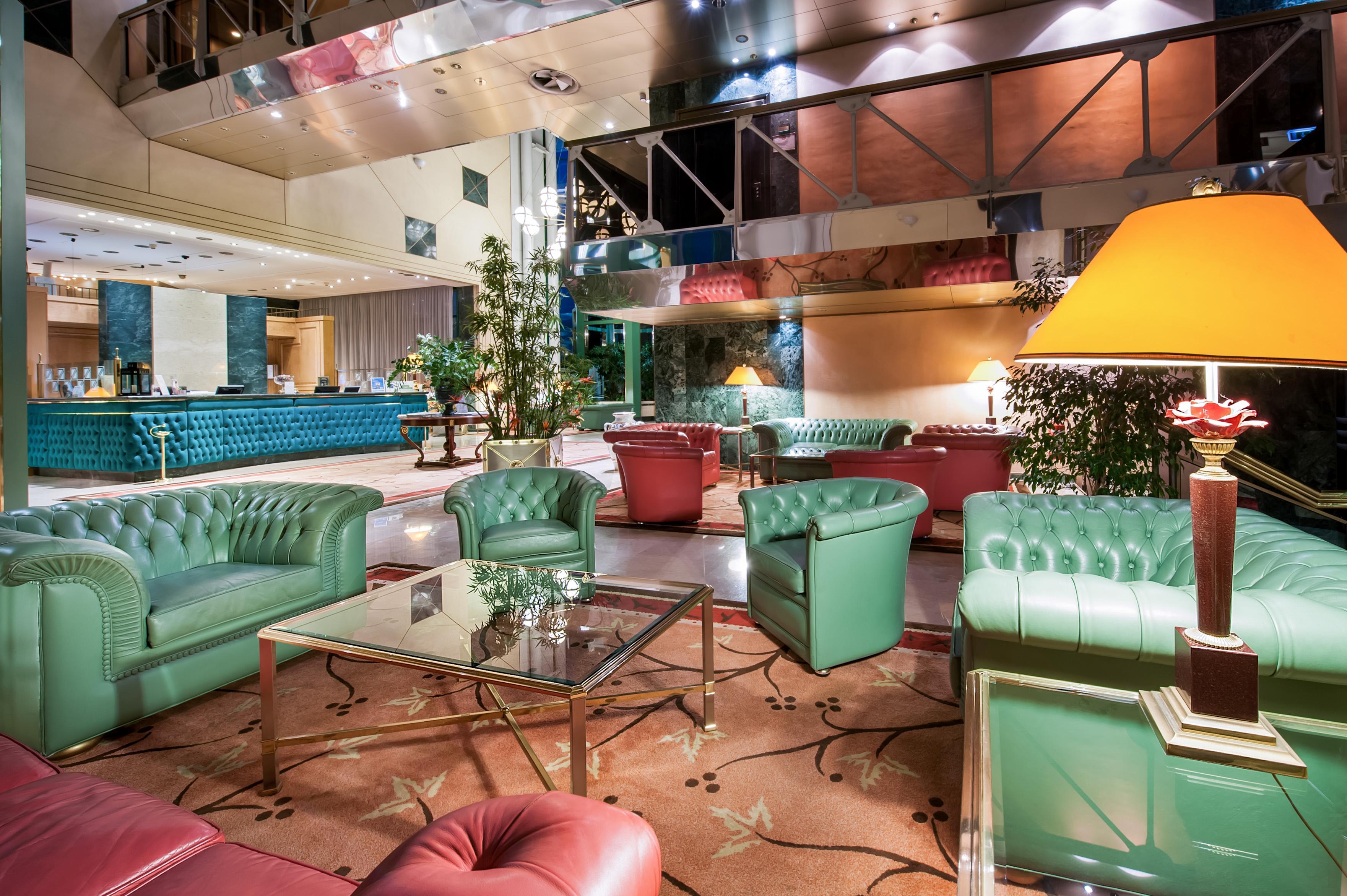 Royal Garden Hotel - фото