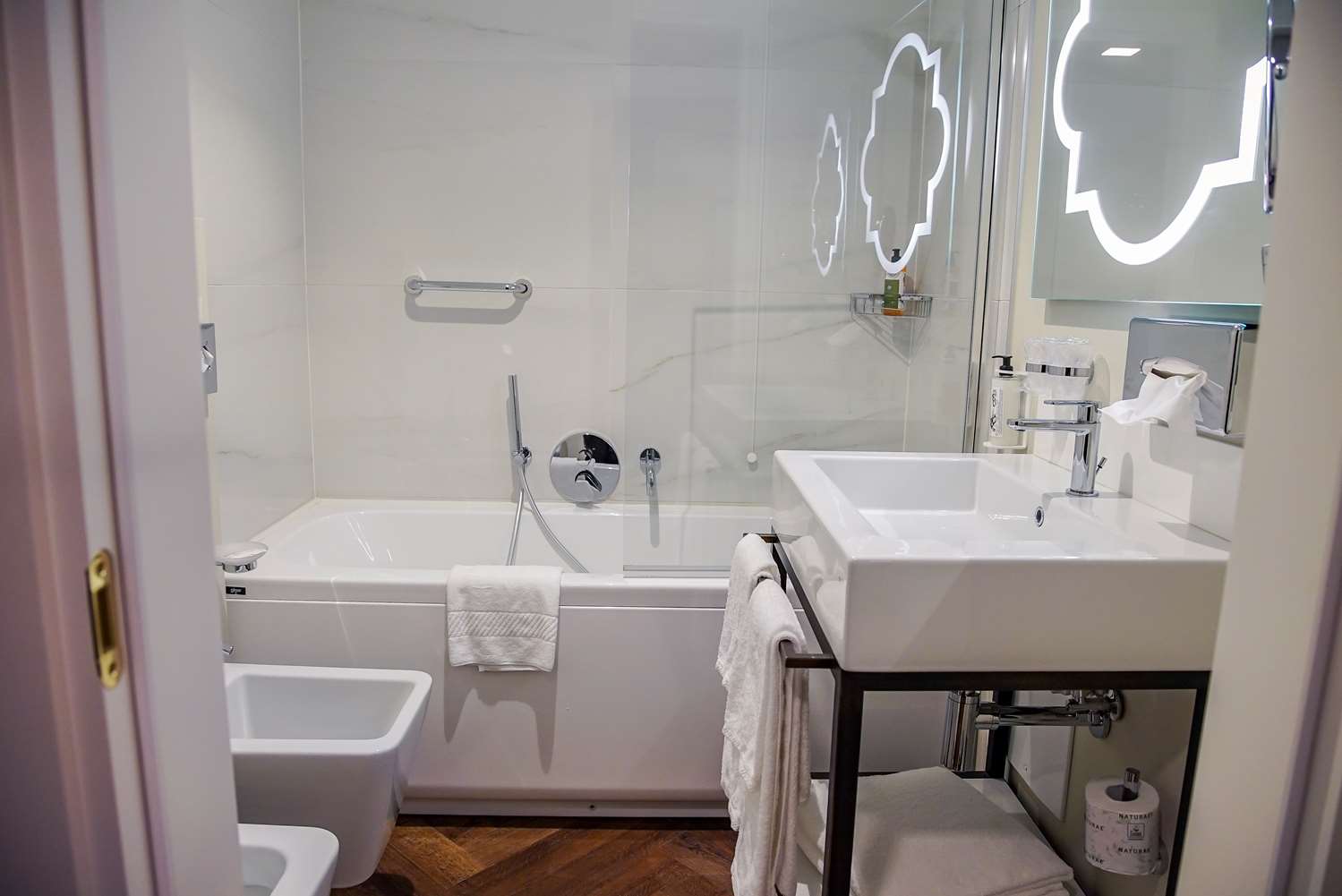 CHC Continental, BW Premier Collection - nuotrauka