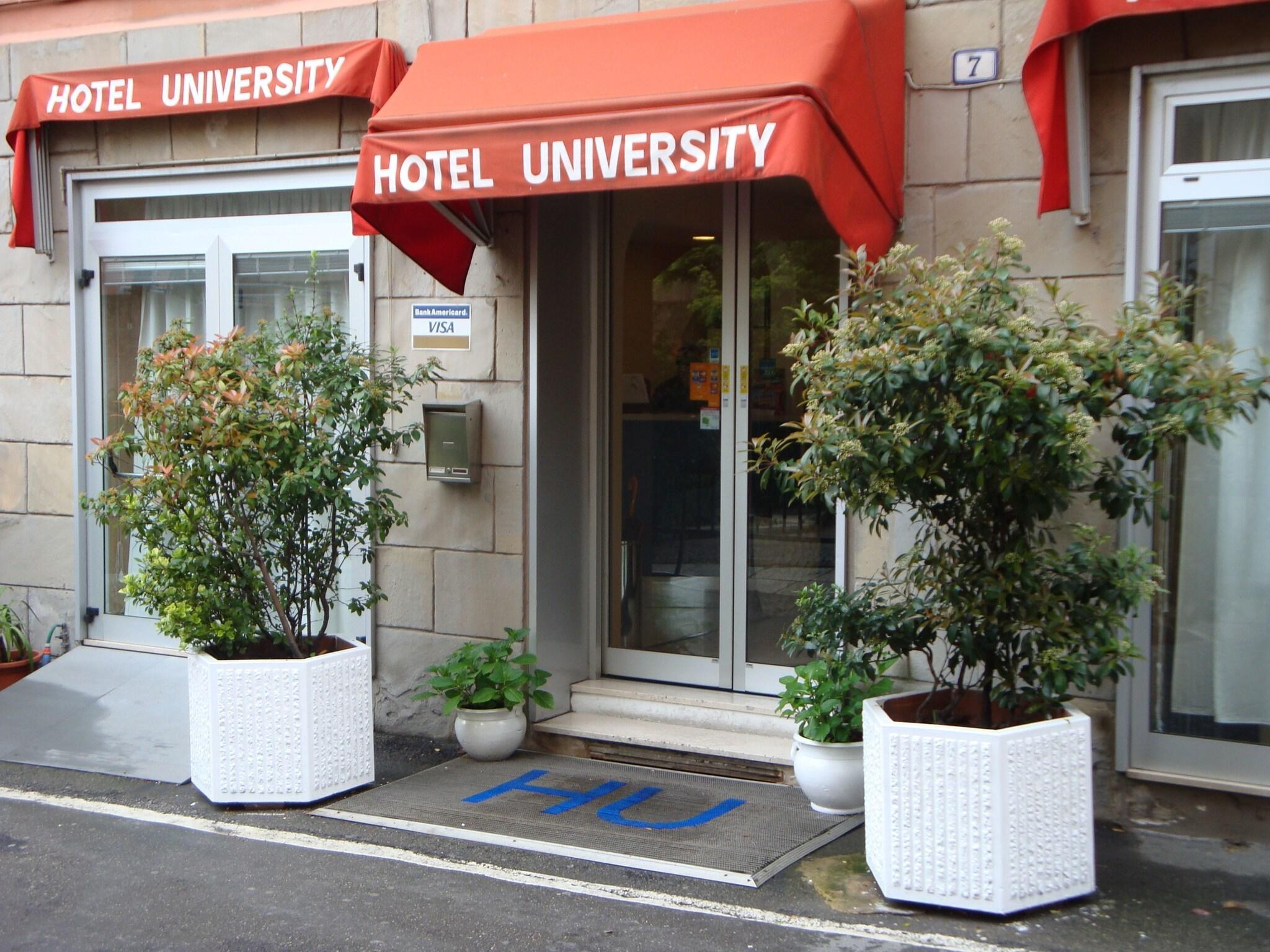 Hotel University by null