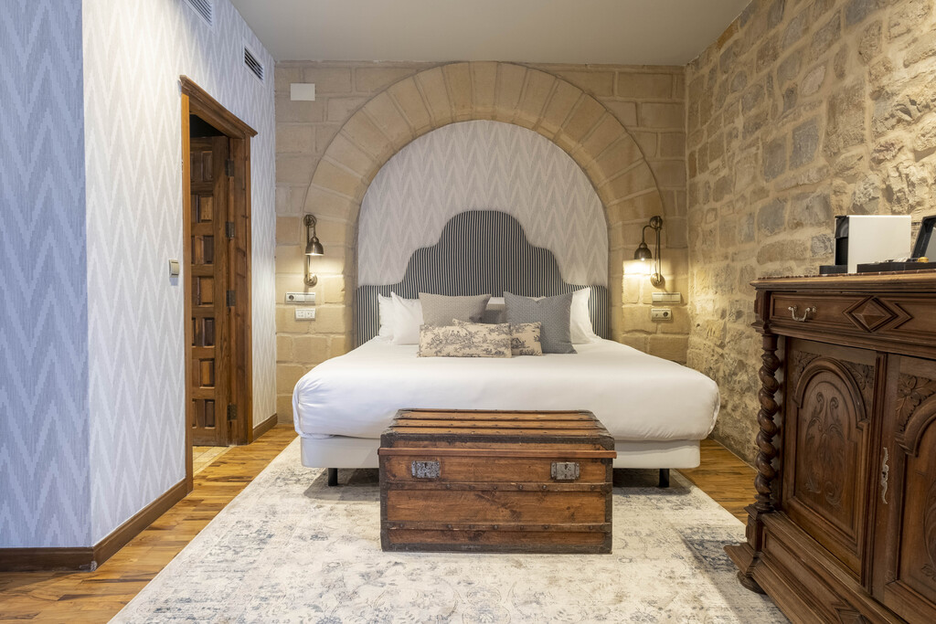 Cetina Palacio de Los Salcedo by null