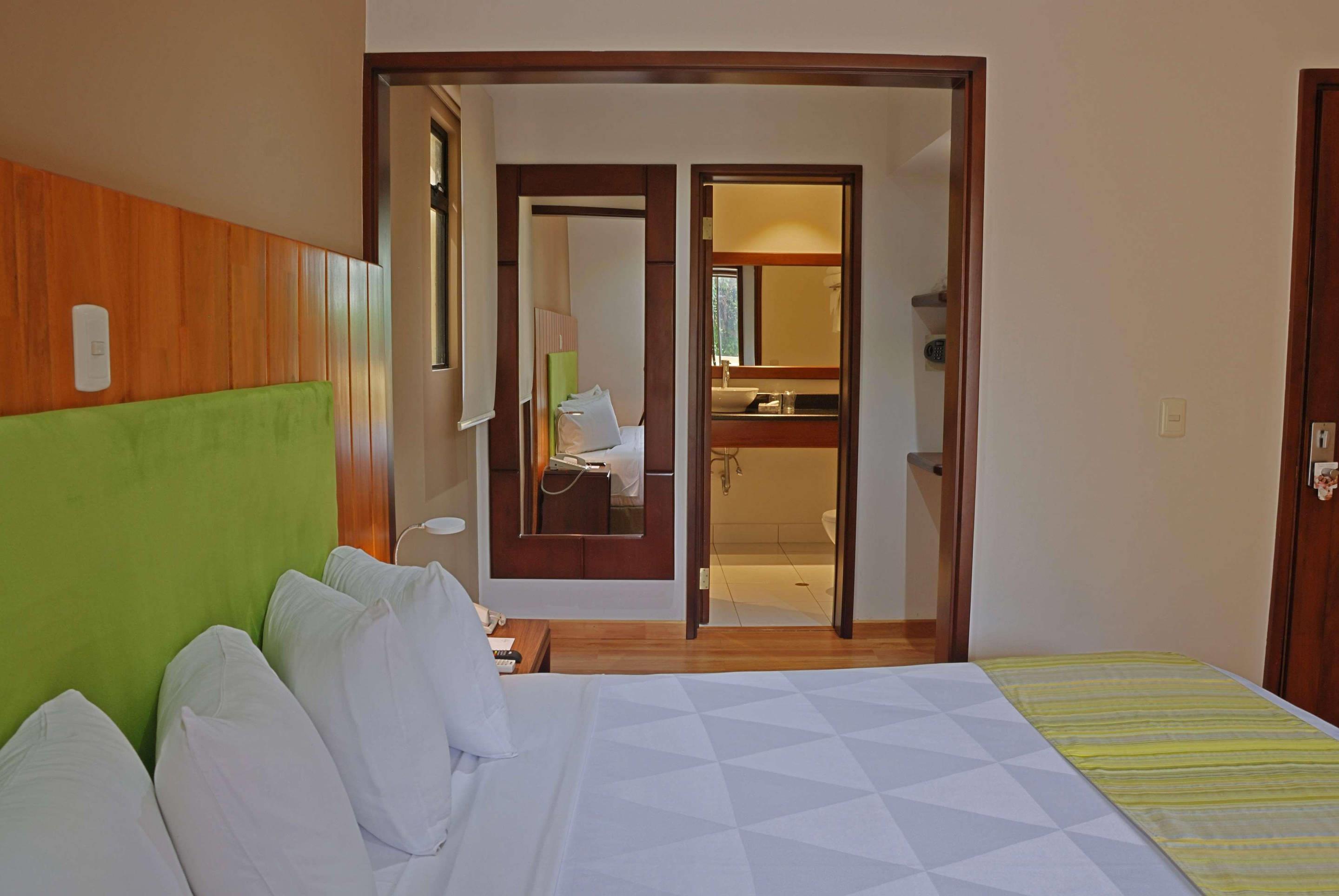 Country Inn & Suites by Radisson, San Jose Aeropue