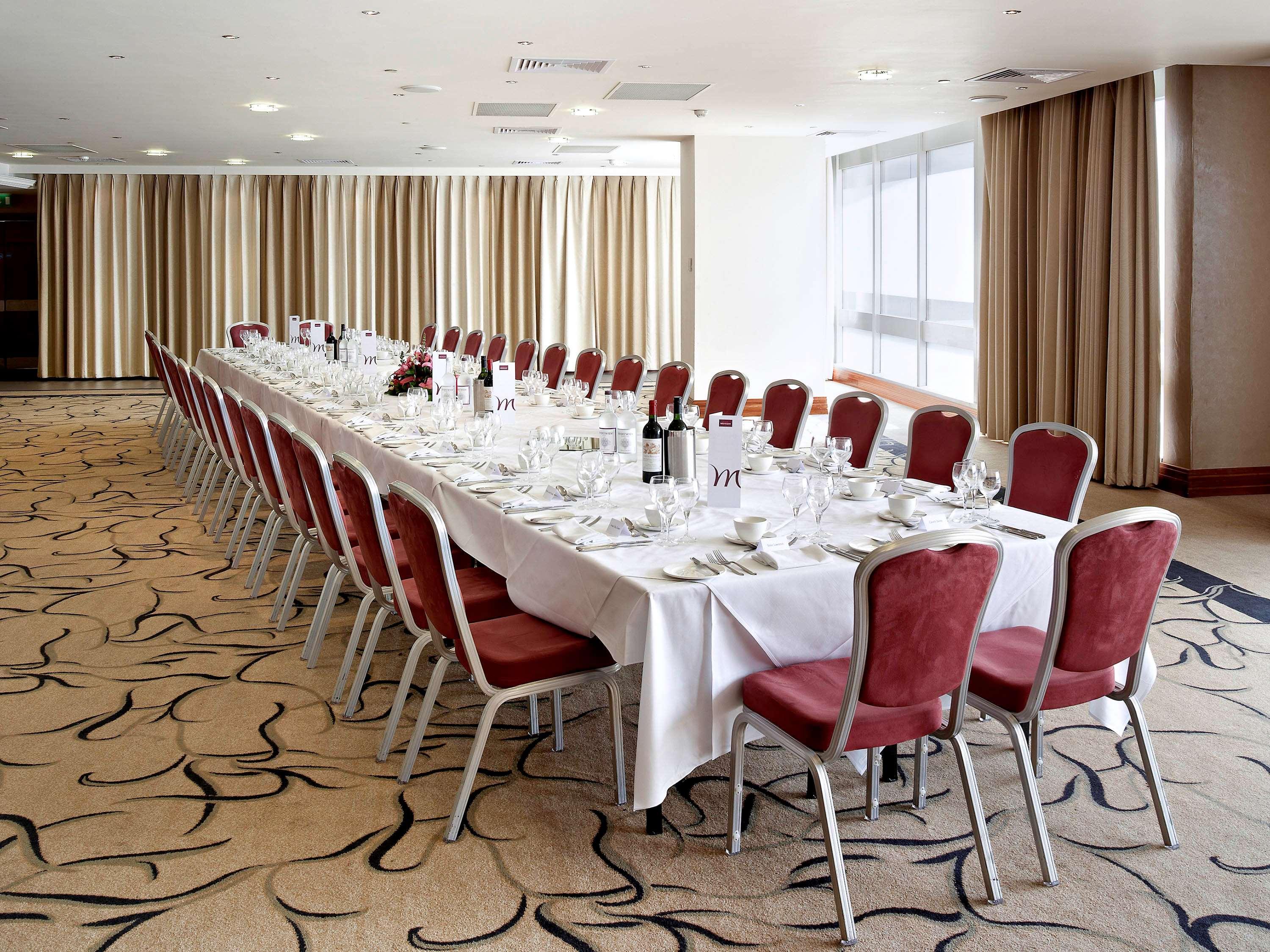 Holland House Hotel Cardiff By Sunday by null