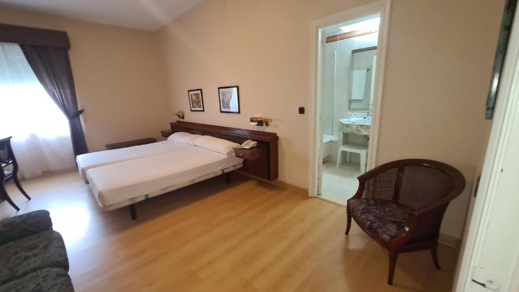 Las Sirenas (Hotel)