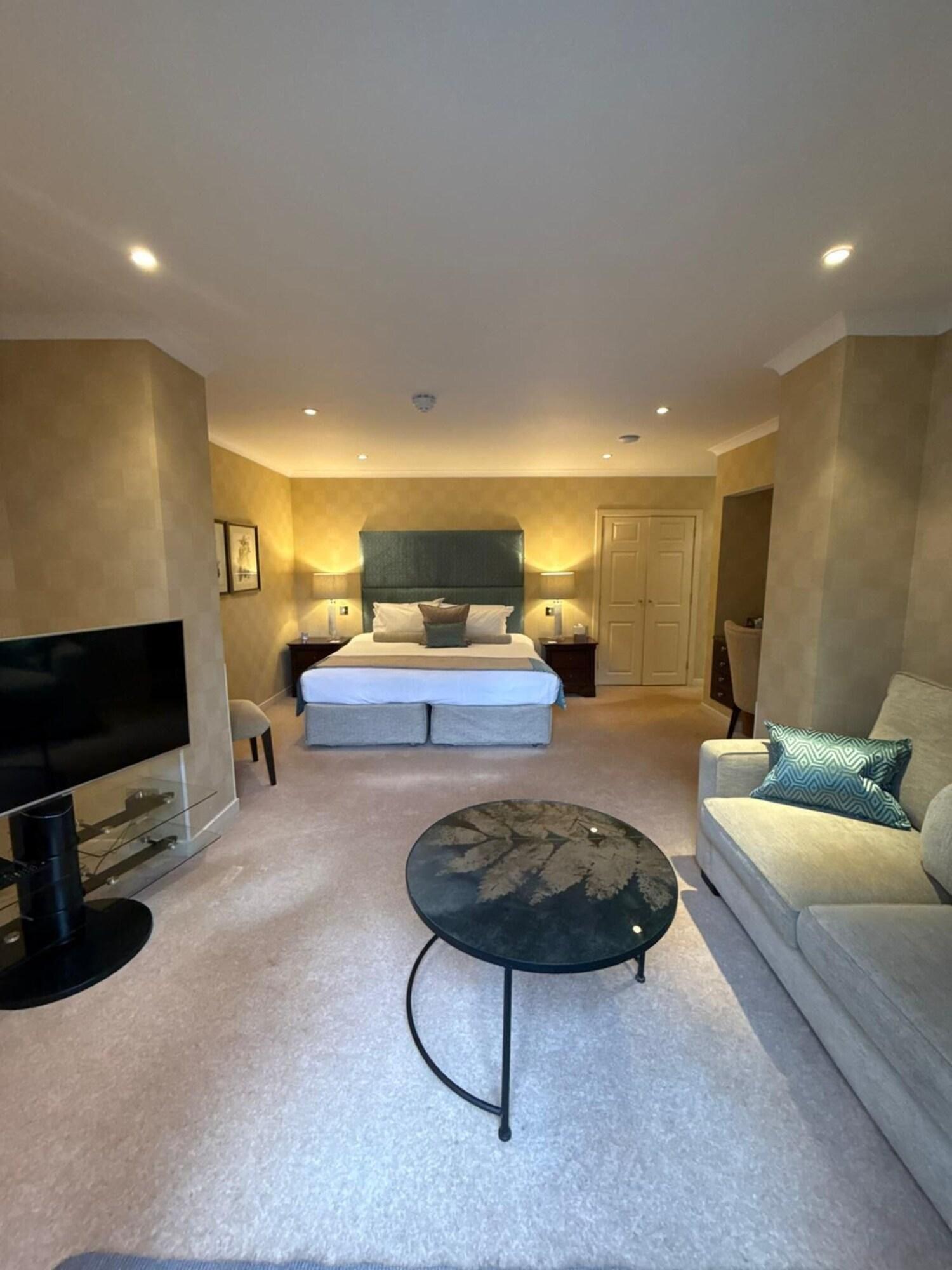 Airds Hotel and Restaurant by null