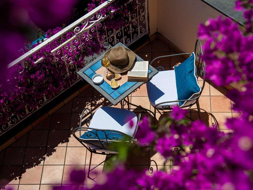 Art Hotel / Hotel Pasitea by null