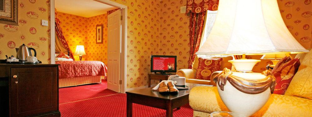 Temple Gate Hotel by null