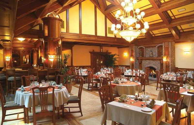 Treacys Oakwood Hotel