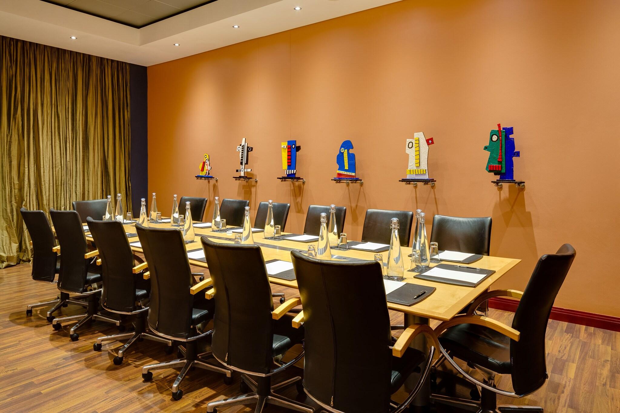 African Pride Melrose Arch, Autograph Collection® by null