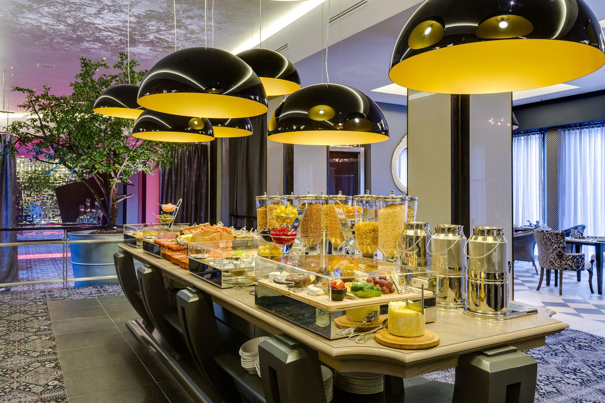 African Pride Melrose Arch, Autograph Collection® by null
