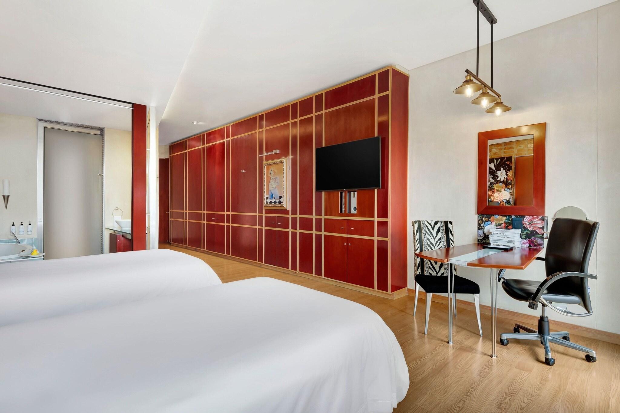 African Pride Melrose Arch, Autograph Collection® by null