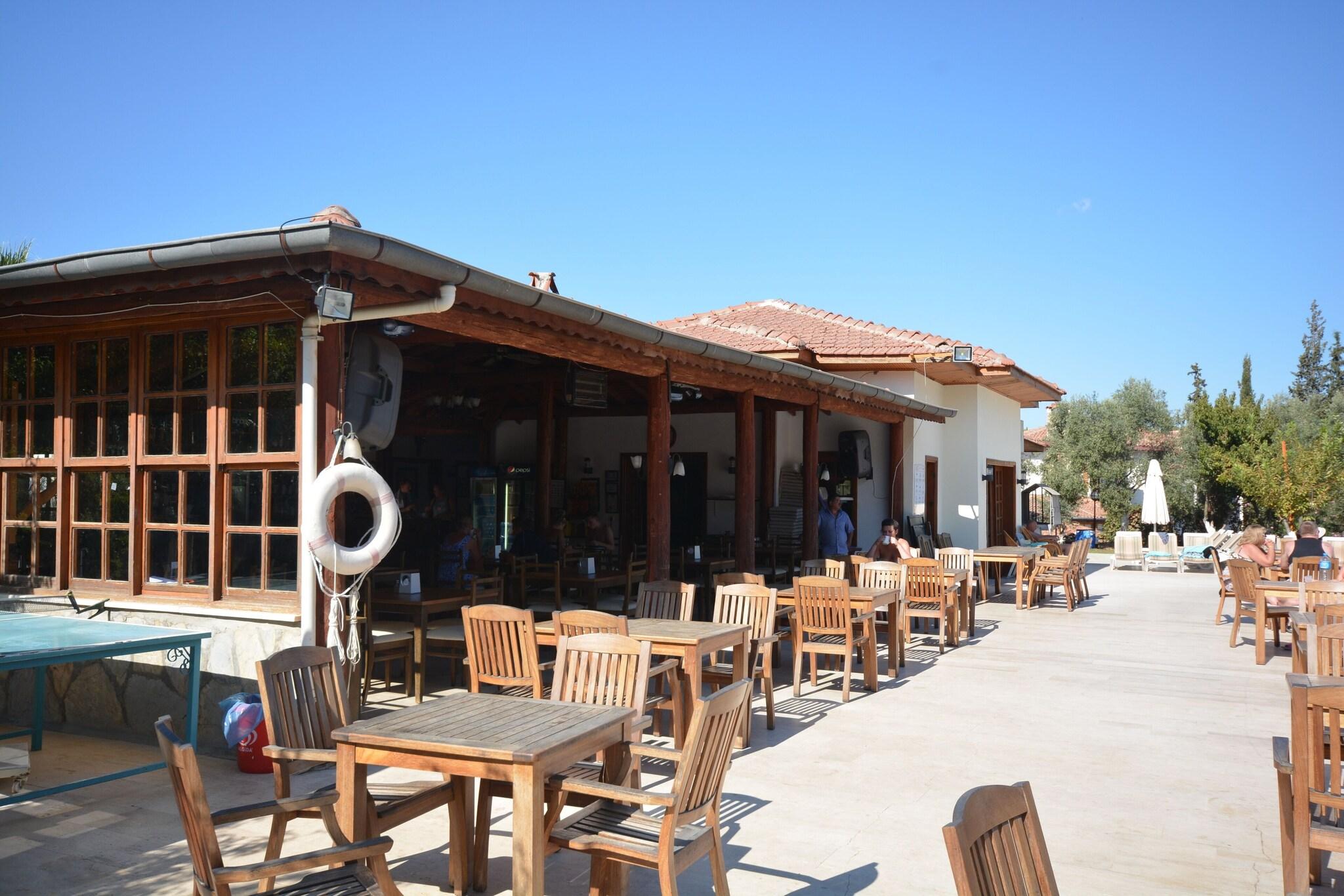 Saray Hotel