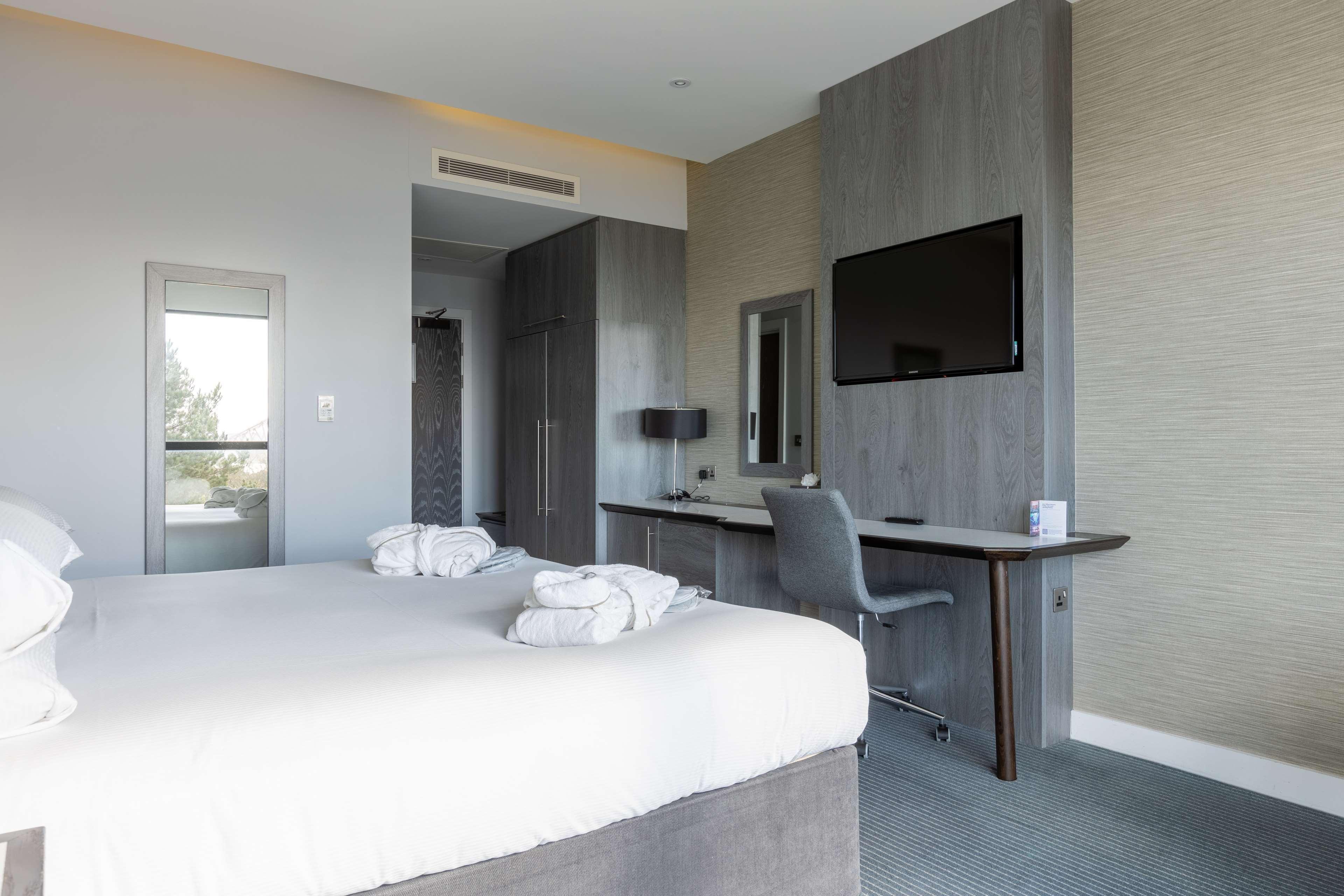 DoubleTree by Hilton Edinburgh - Queensferry Cross