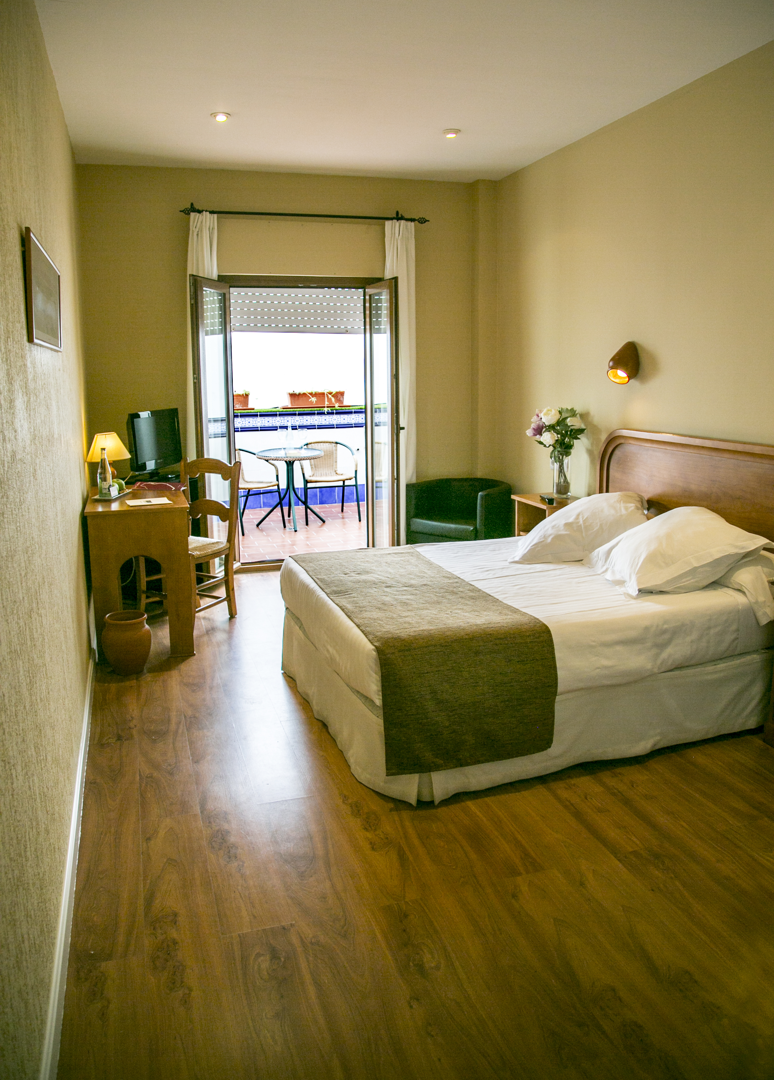 Los Cantaros by null