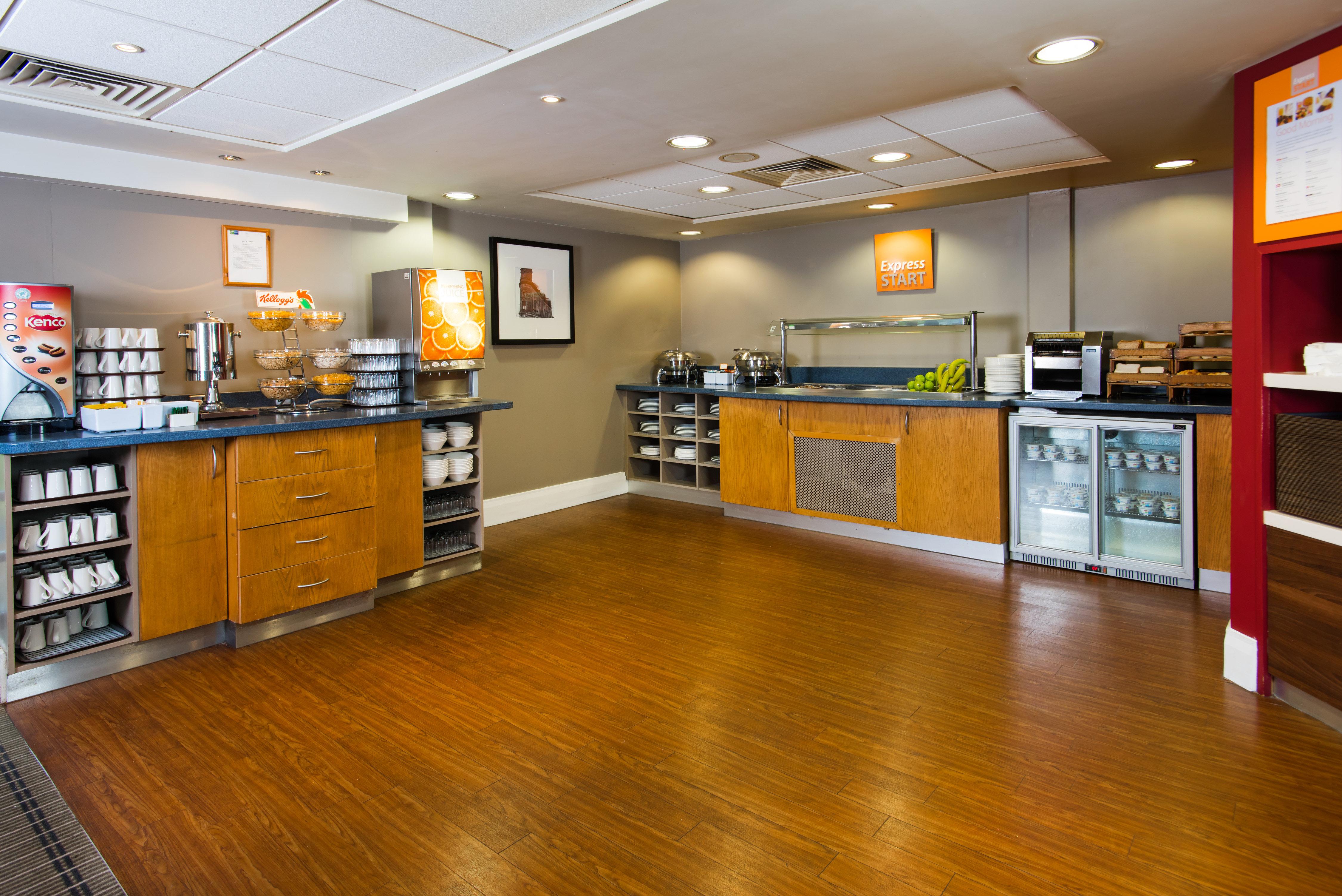 Holiday Inn Express Swansea East