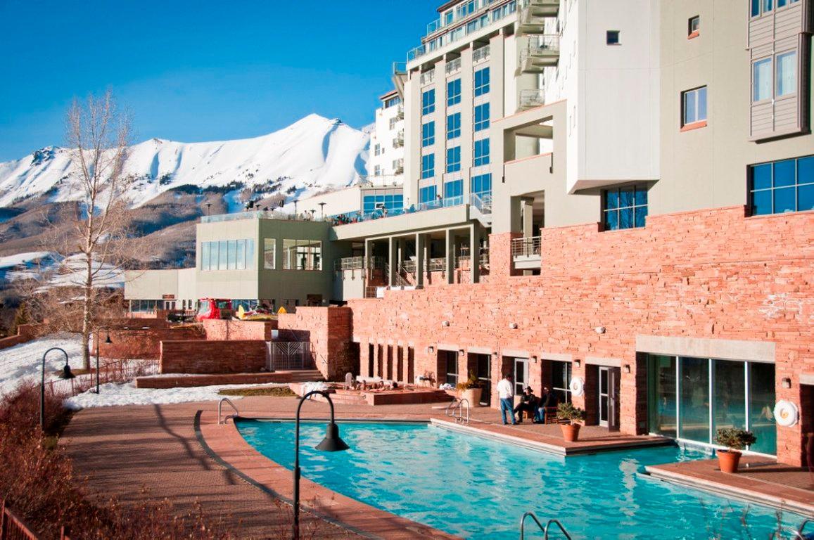 The Peaks Resort & Spa image