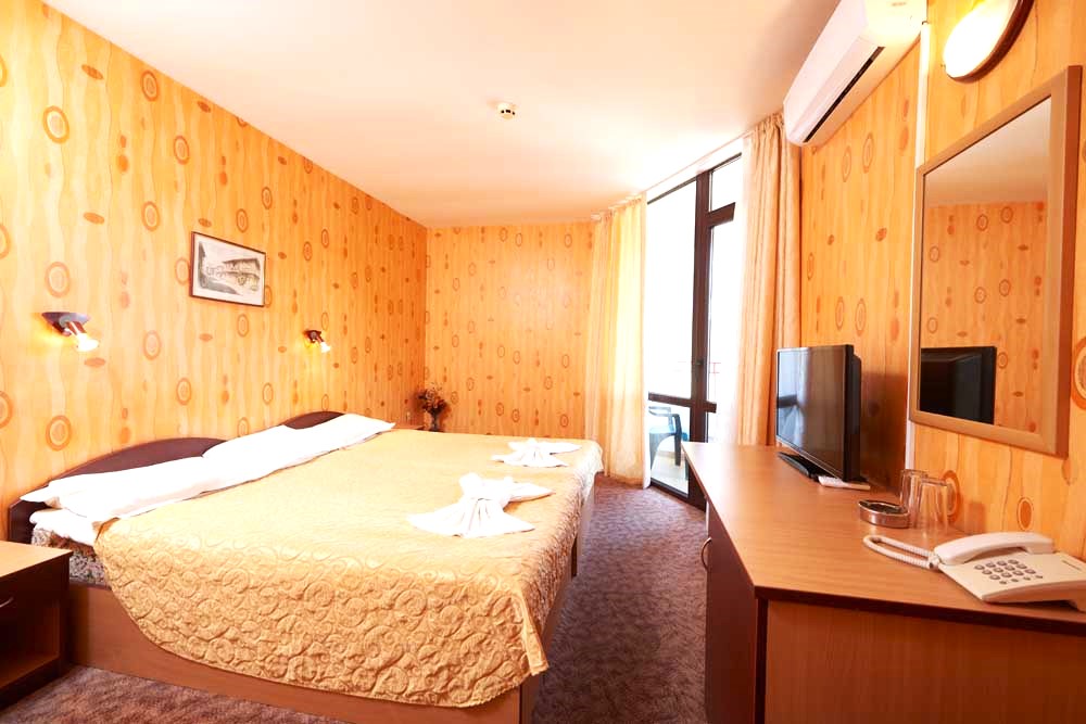 Twin room, classic