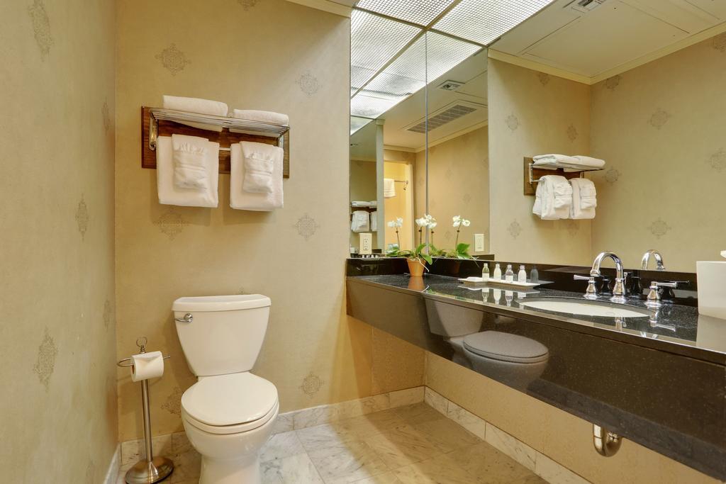 The Pelham Hotel by null
